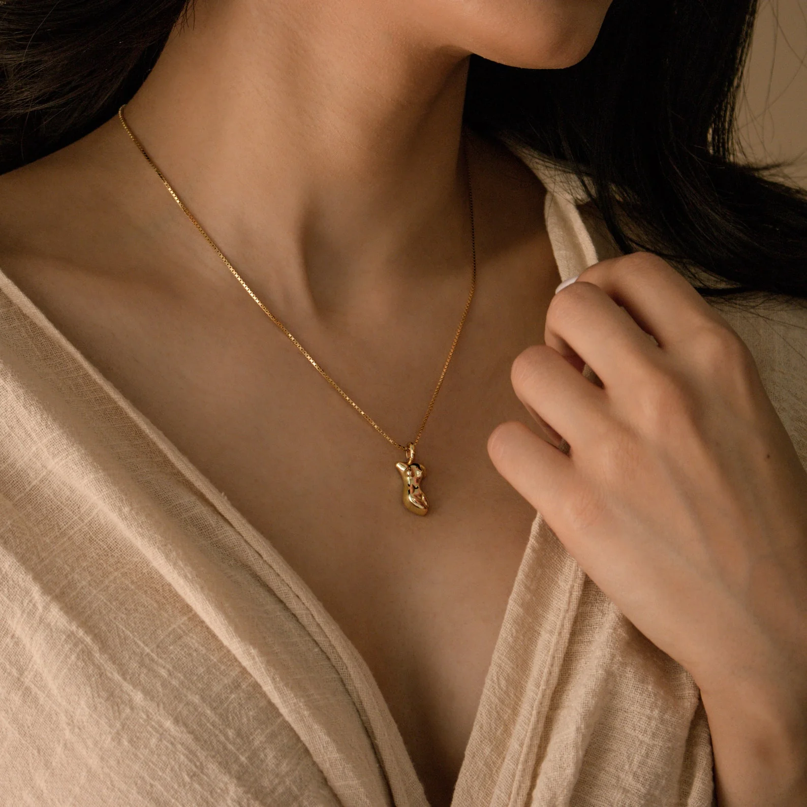 Kinn Body Necklace in 18K Gold - Image 5