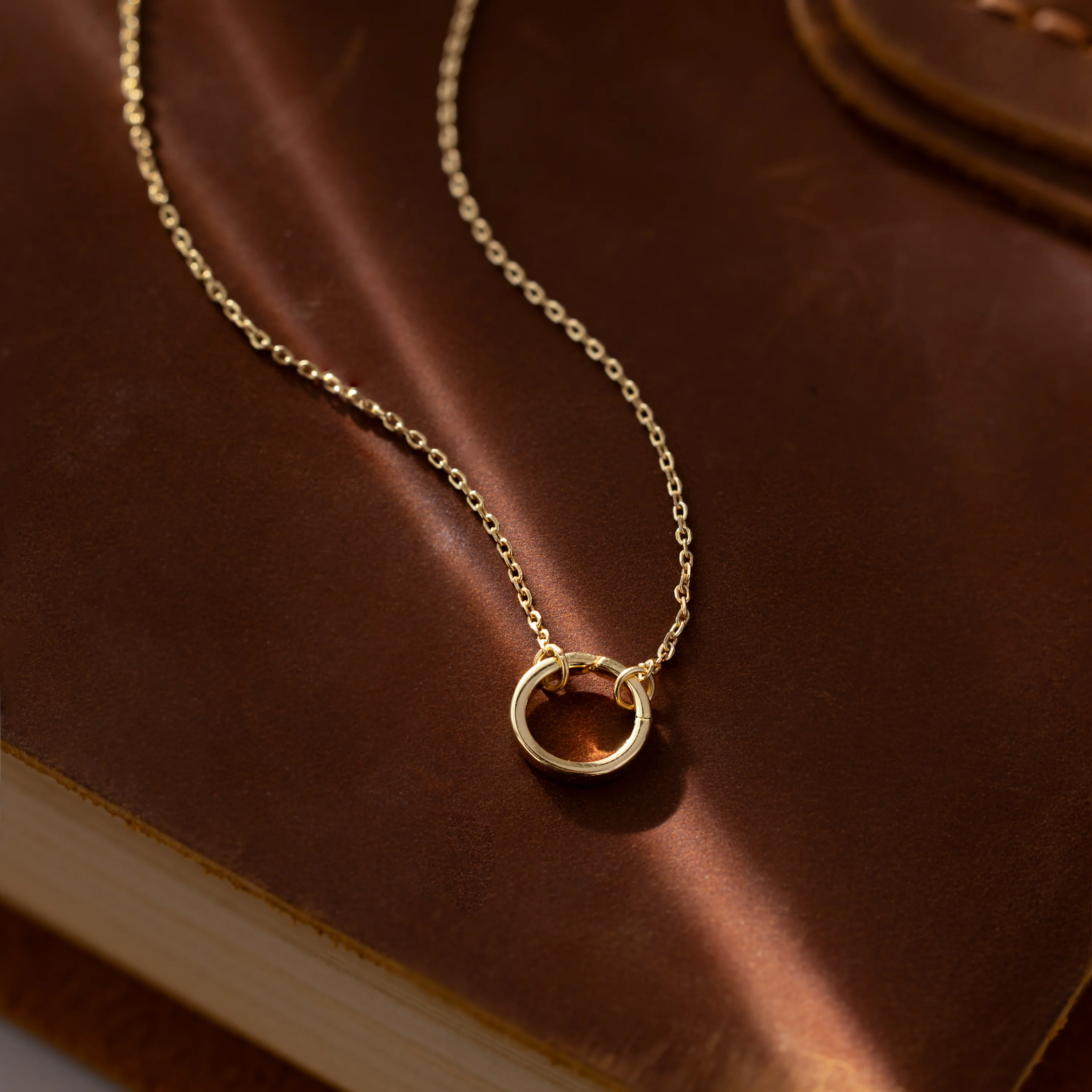 Large Rolo Clasp Necklace in 18K Gold - Image 3