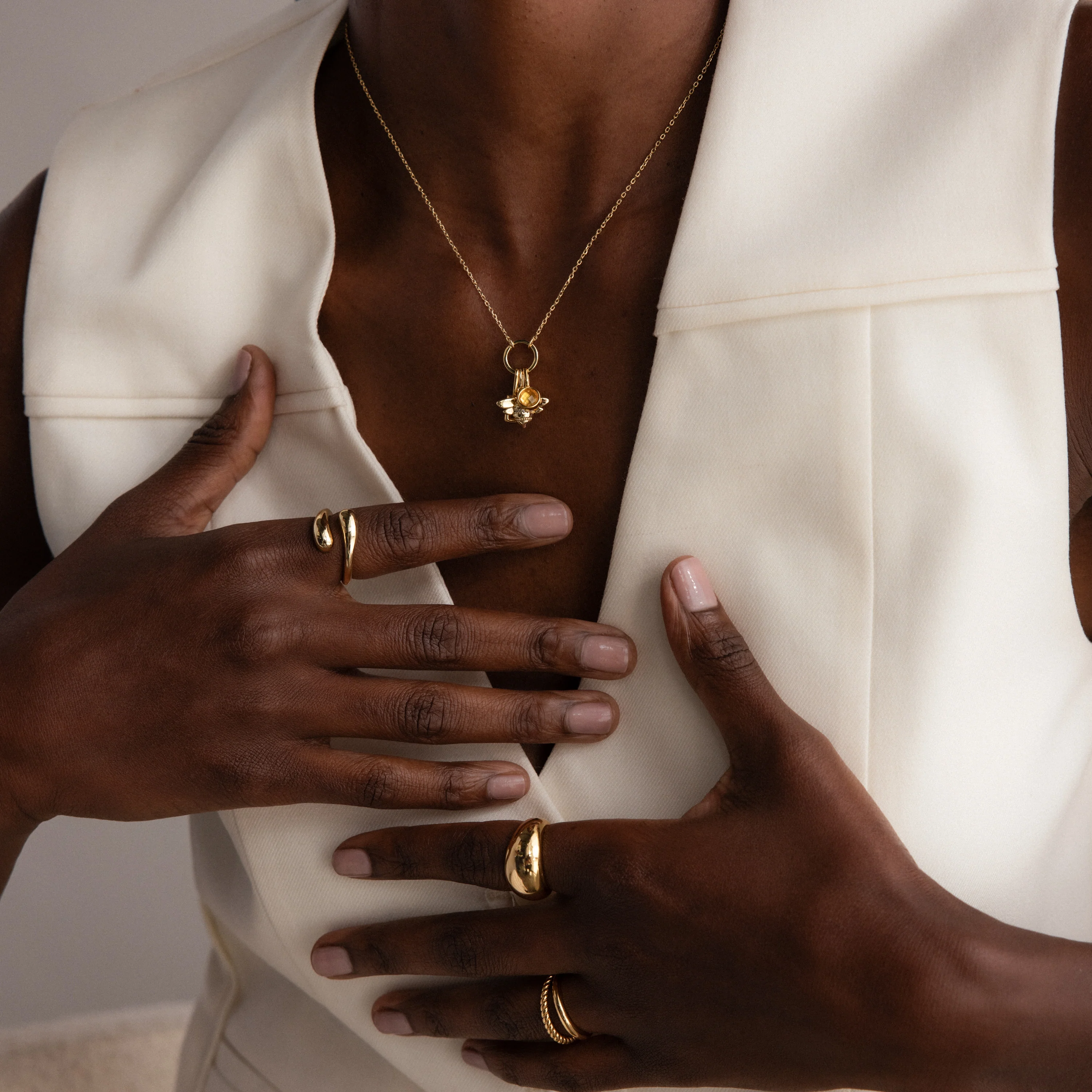 Large Rolo Clasp Necklace in 18K Gold - Image 8