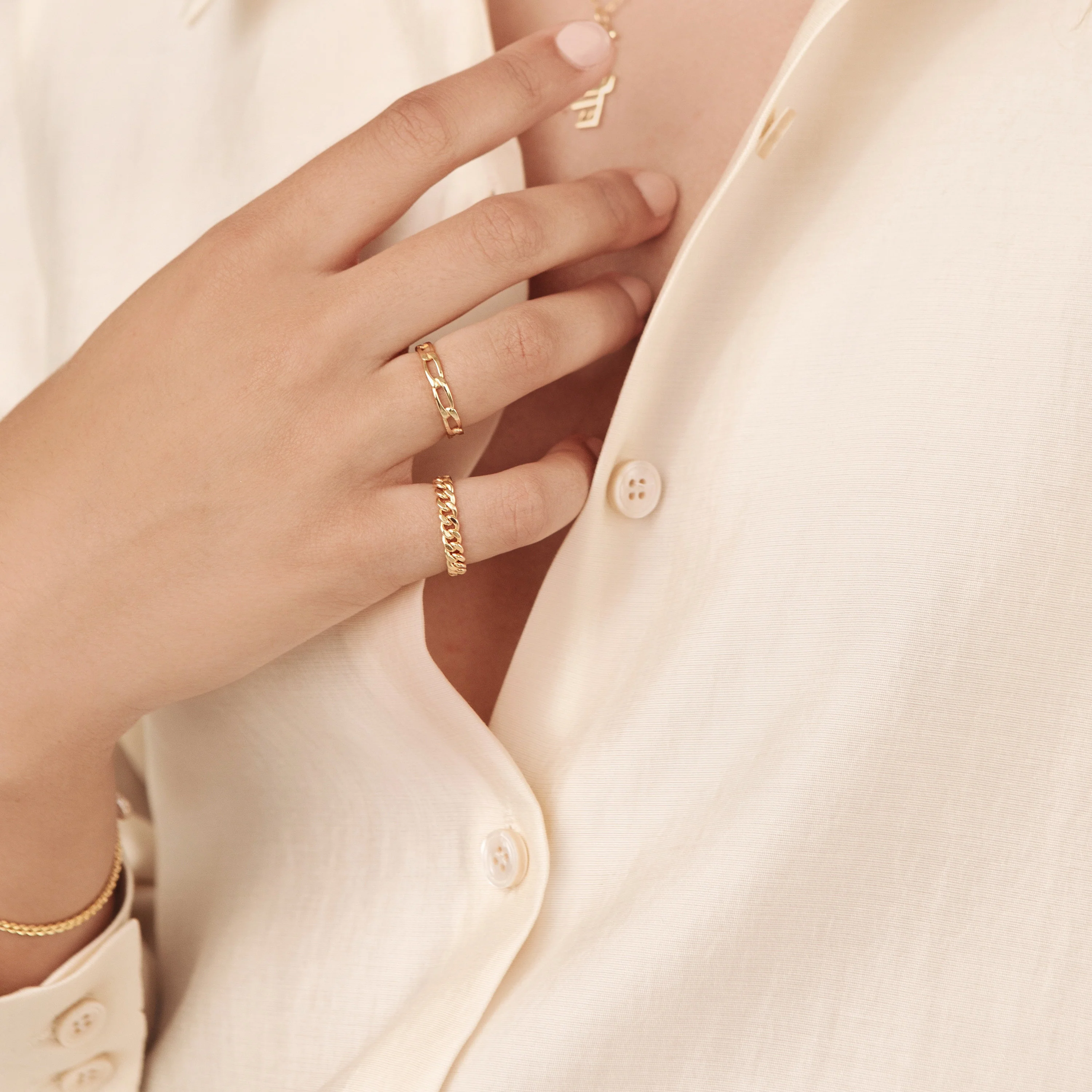 Link Ring in 18K Gold - Image 4