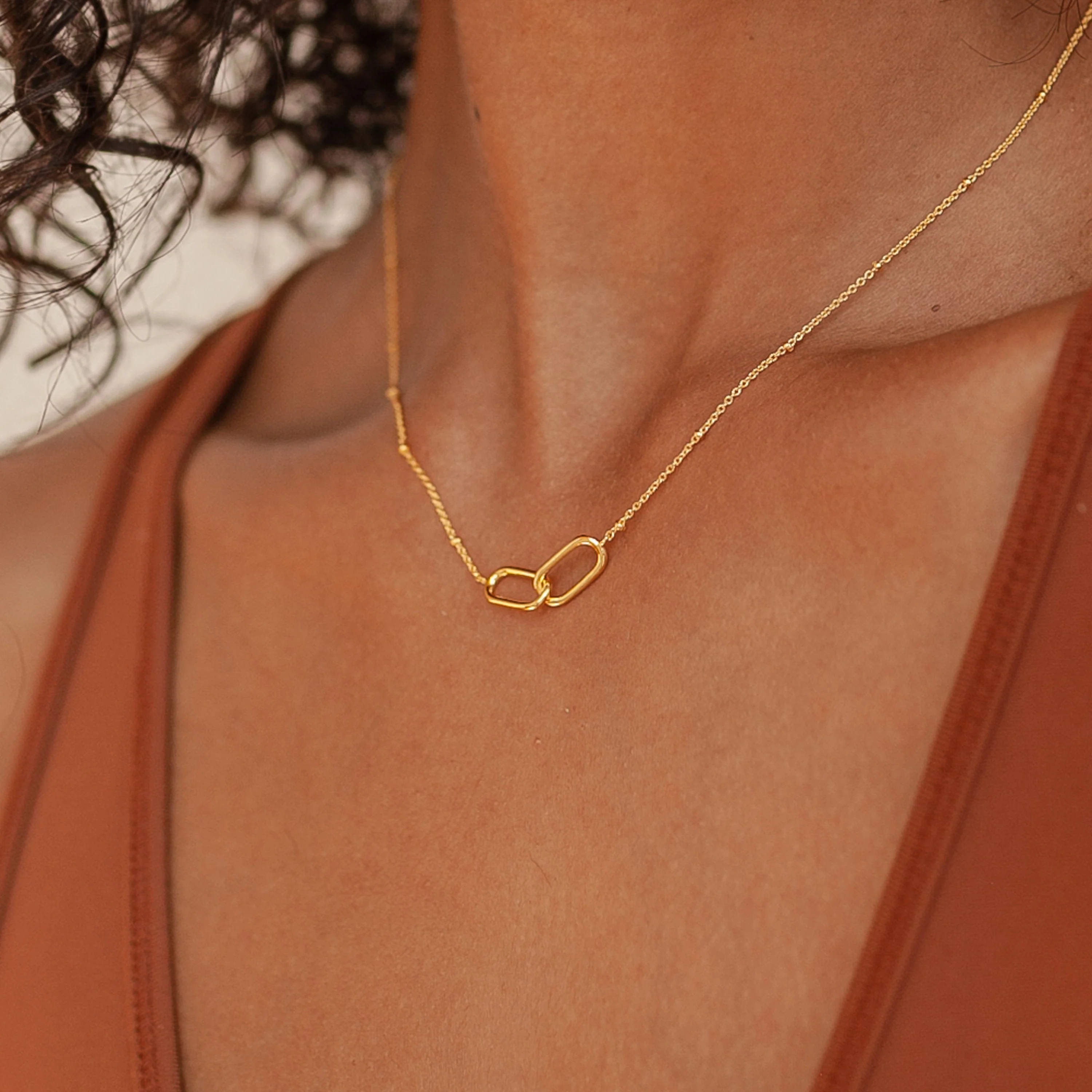 Linked Pendant Necklace in Silver - Image 5