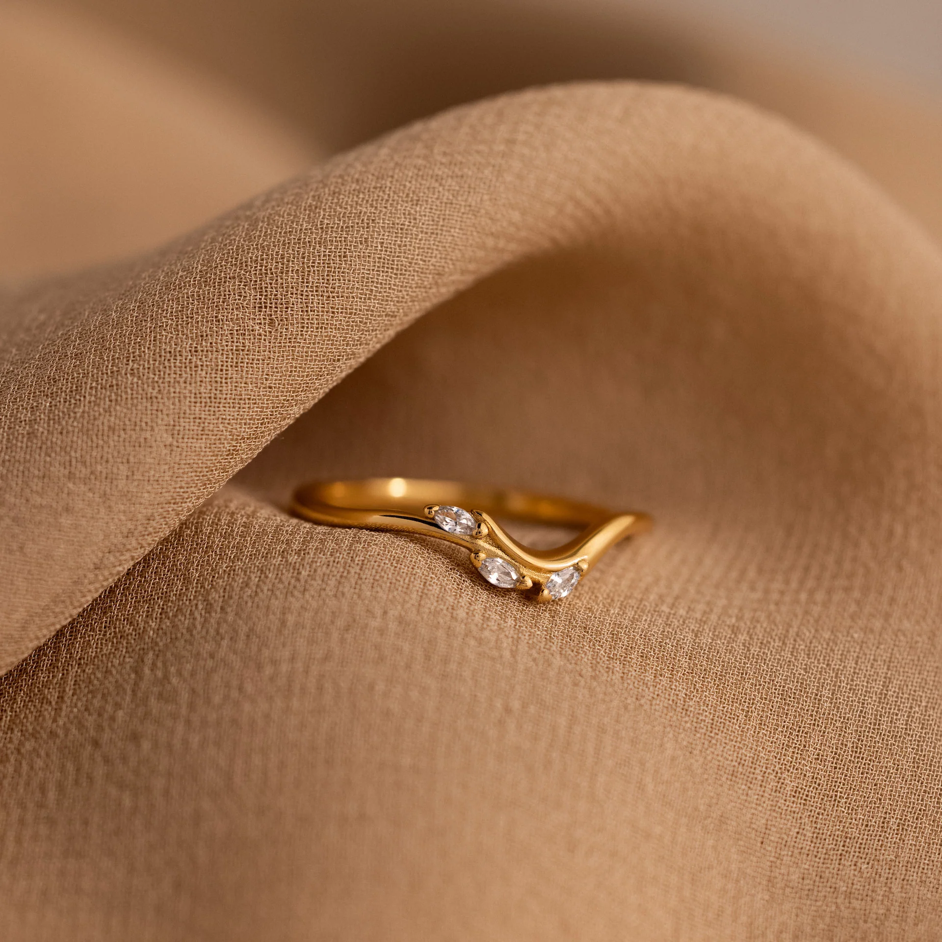 Marquise Diamond Curve Ring - Image 3