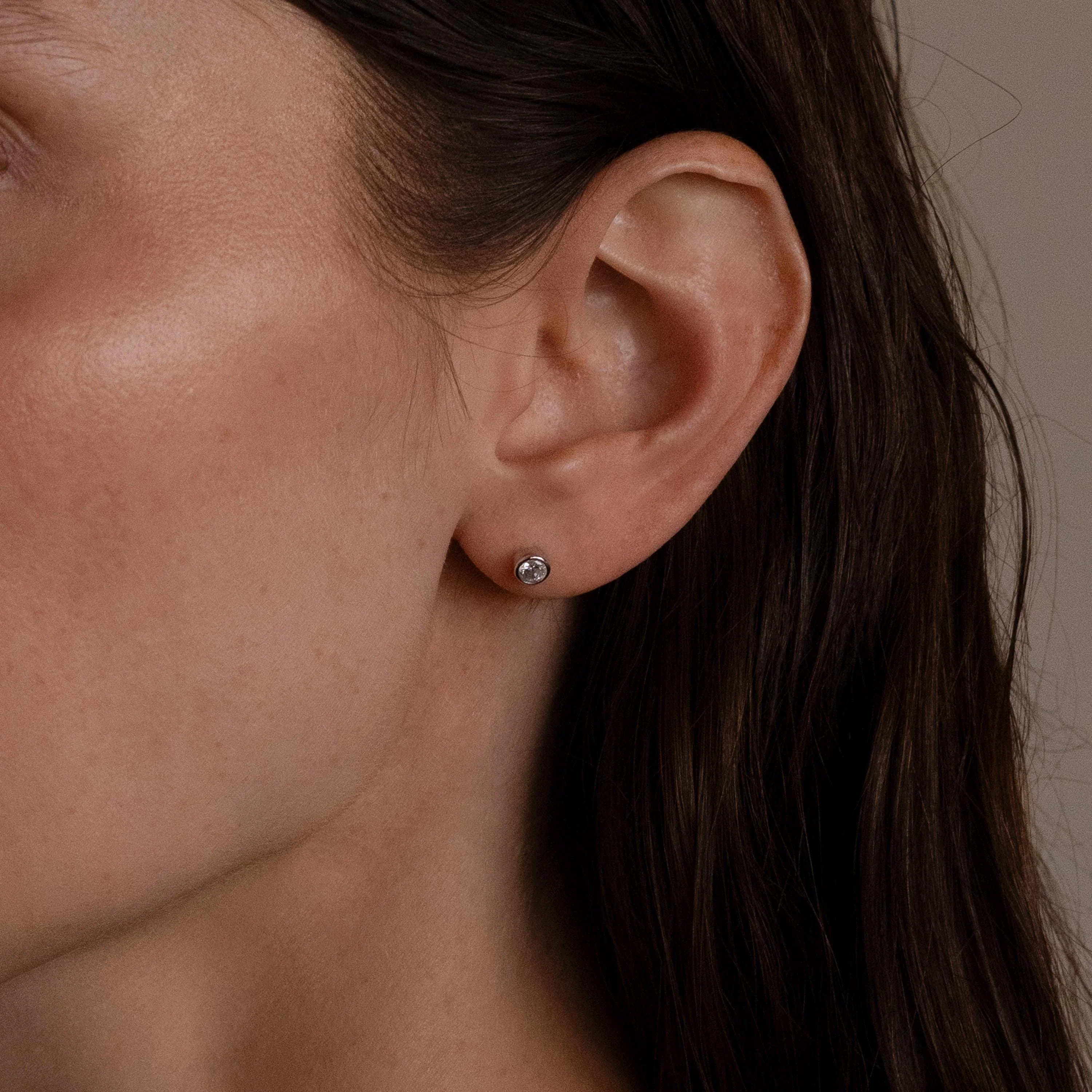 Medium Diamond Bezel Flatback Studs - Image 4