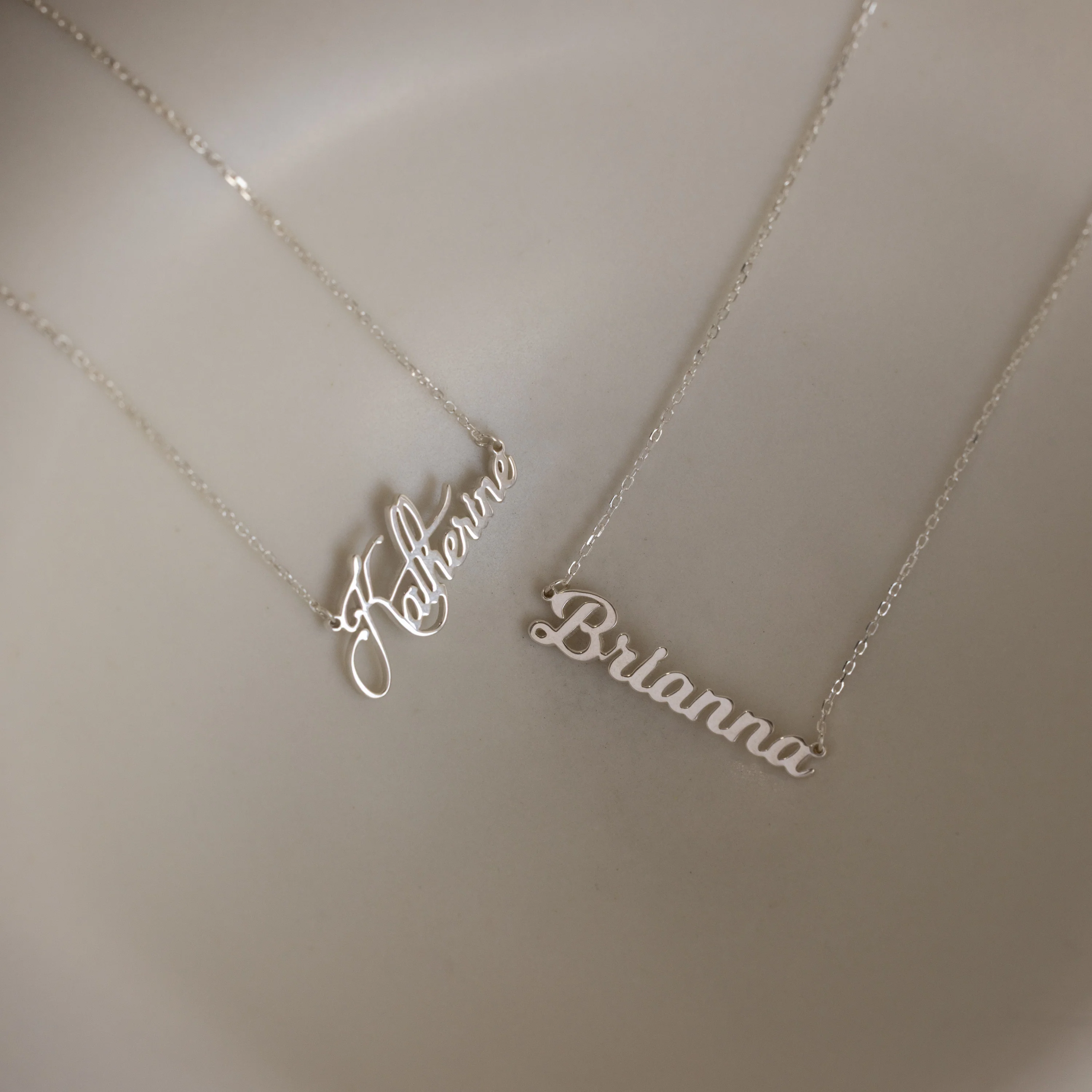 Mellow Name Necklace in Silver - Image 3