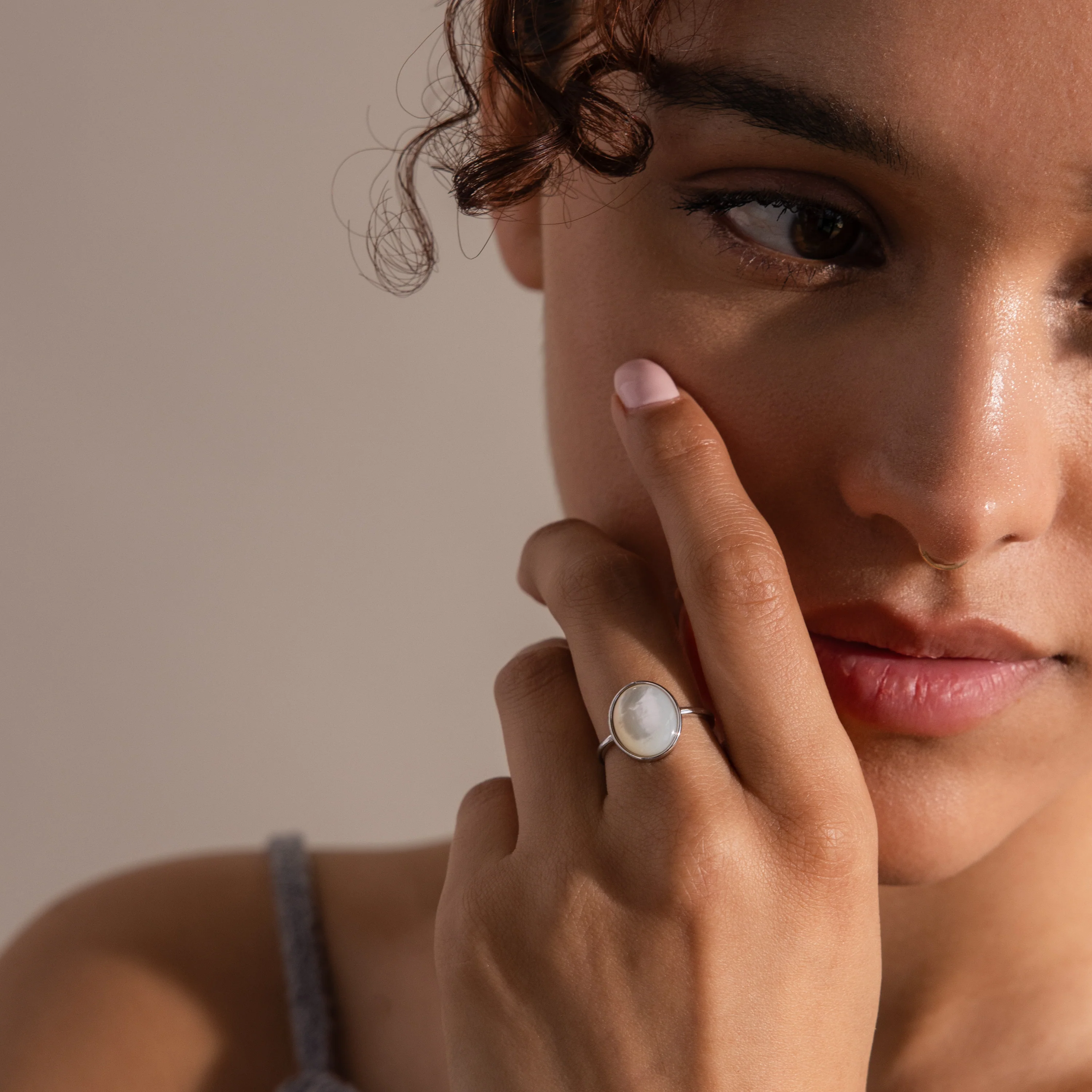 Mother of Pearl Signet Ring - Image 4