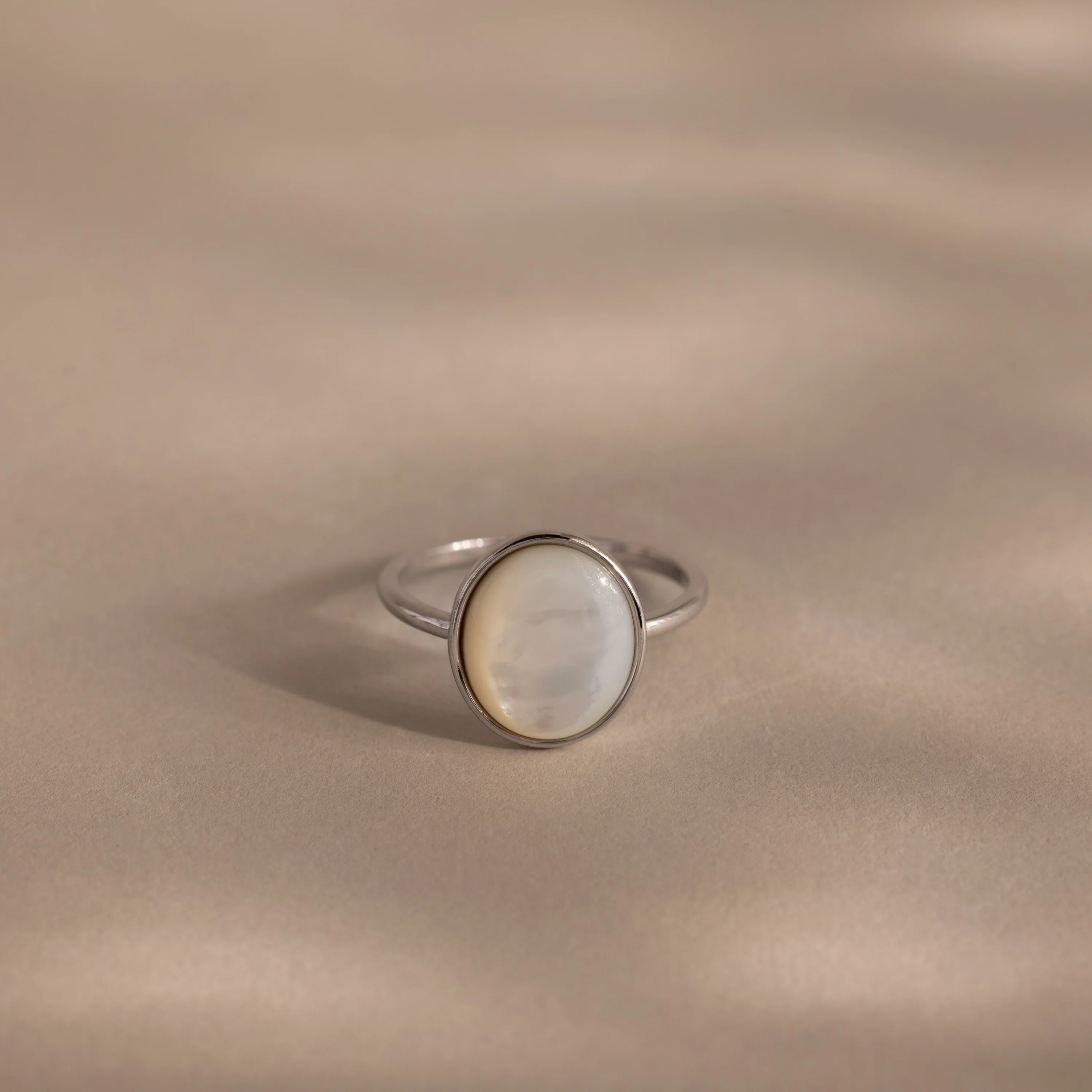 Mother of Pearl Signet Ring - Image 5
