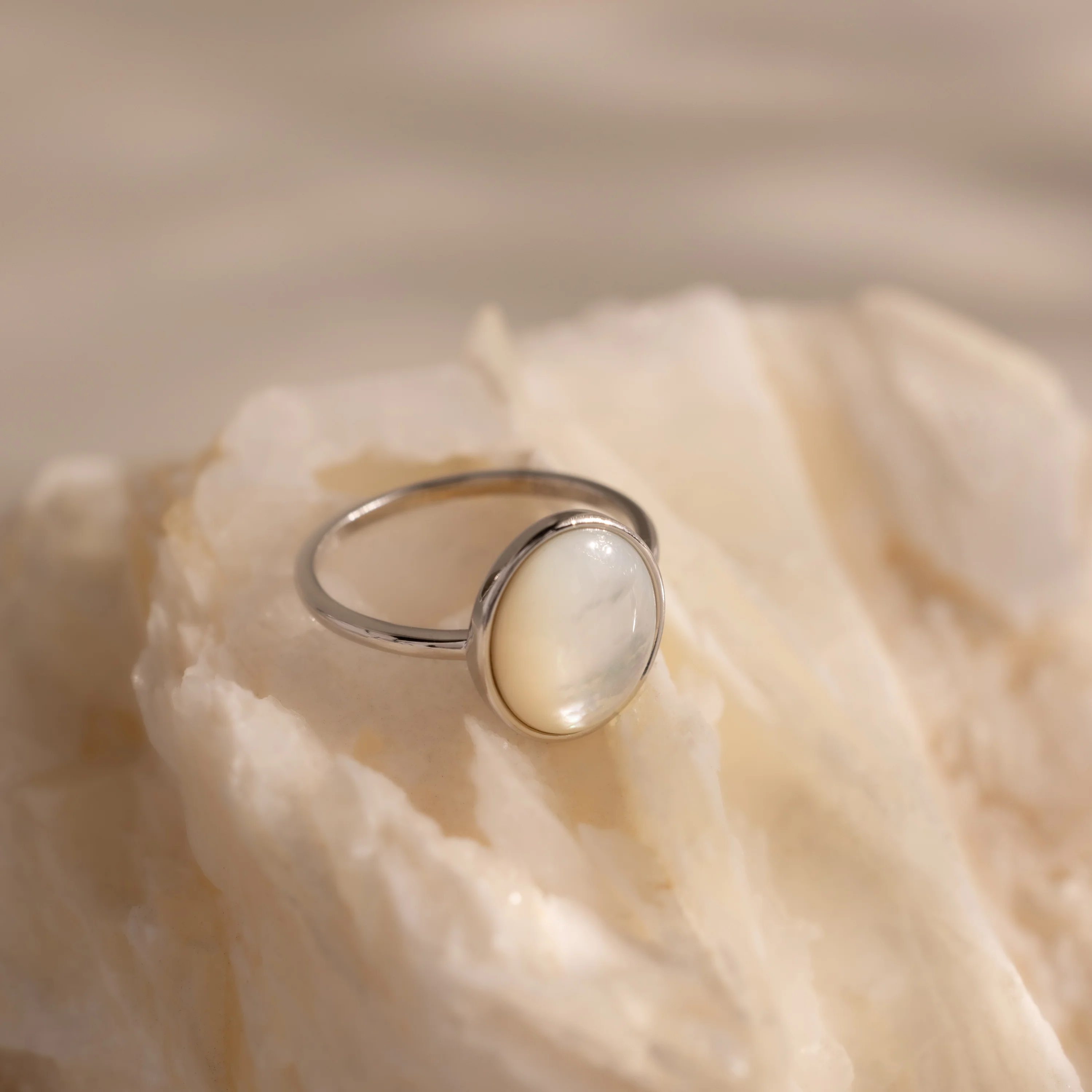 Mother of Pearl Signet Ring in Silver - Image 4