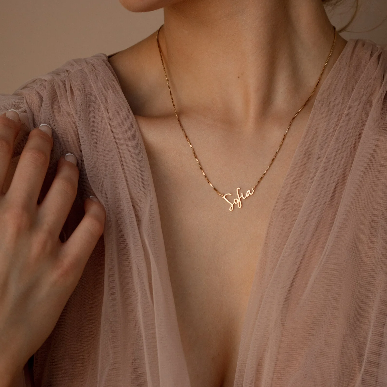 Nella Name Necklace in Box Chain - Image 3