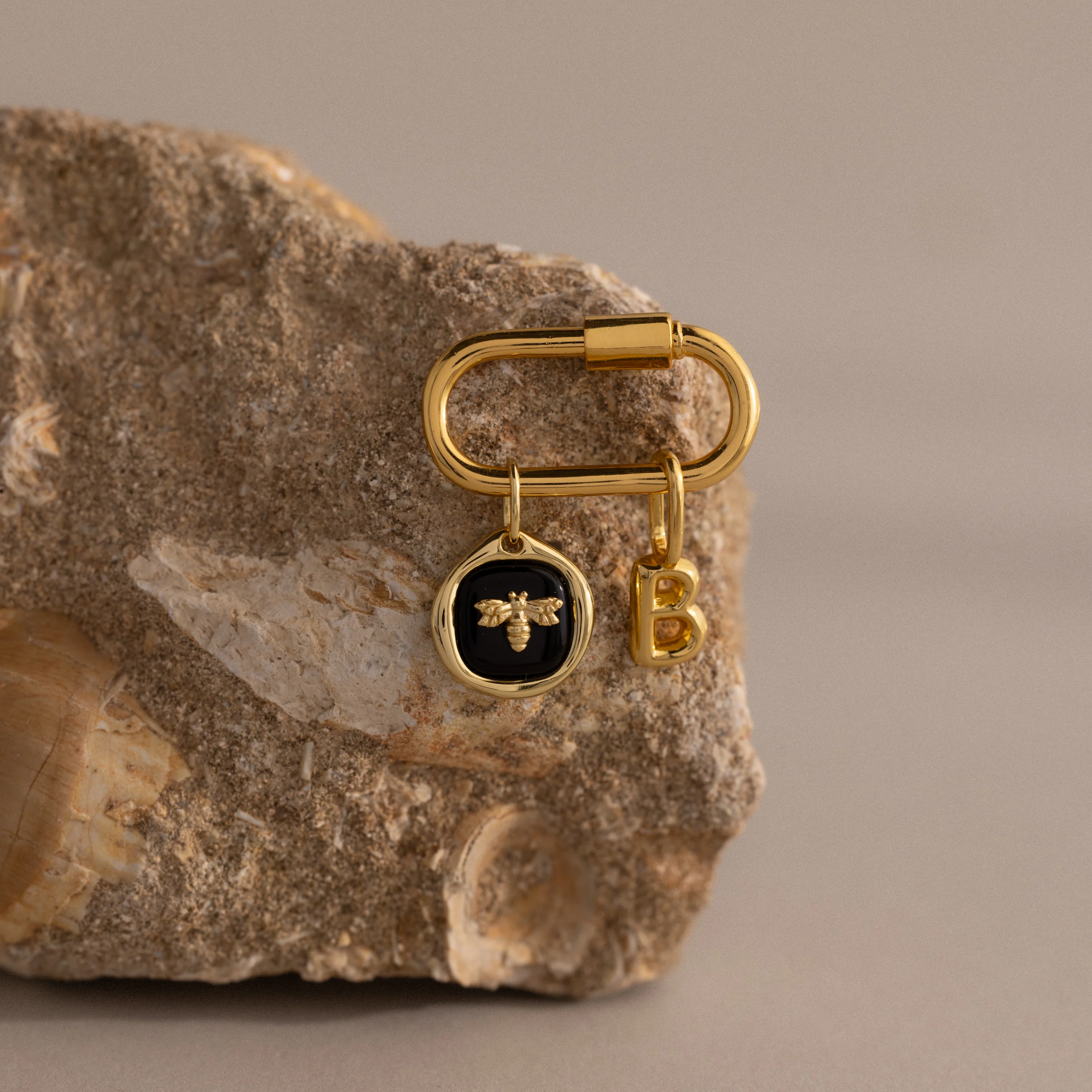Onyx Honeybee Charm in 18K Gold - Image 5