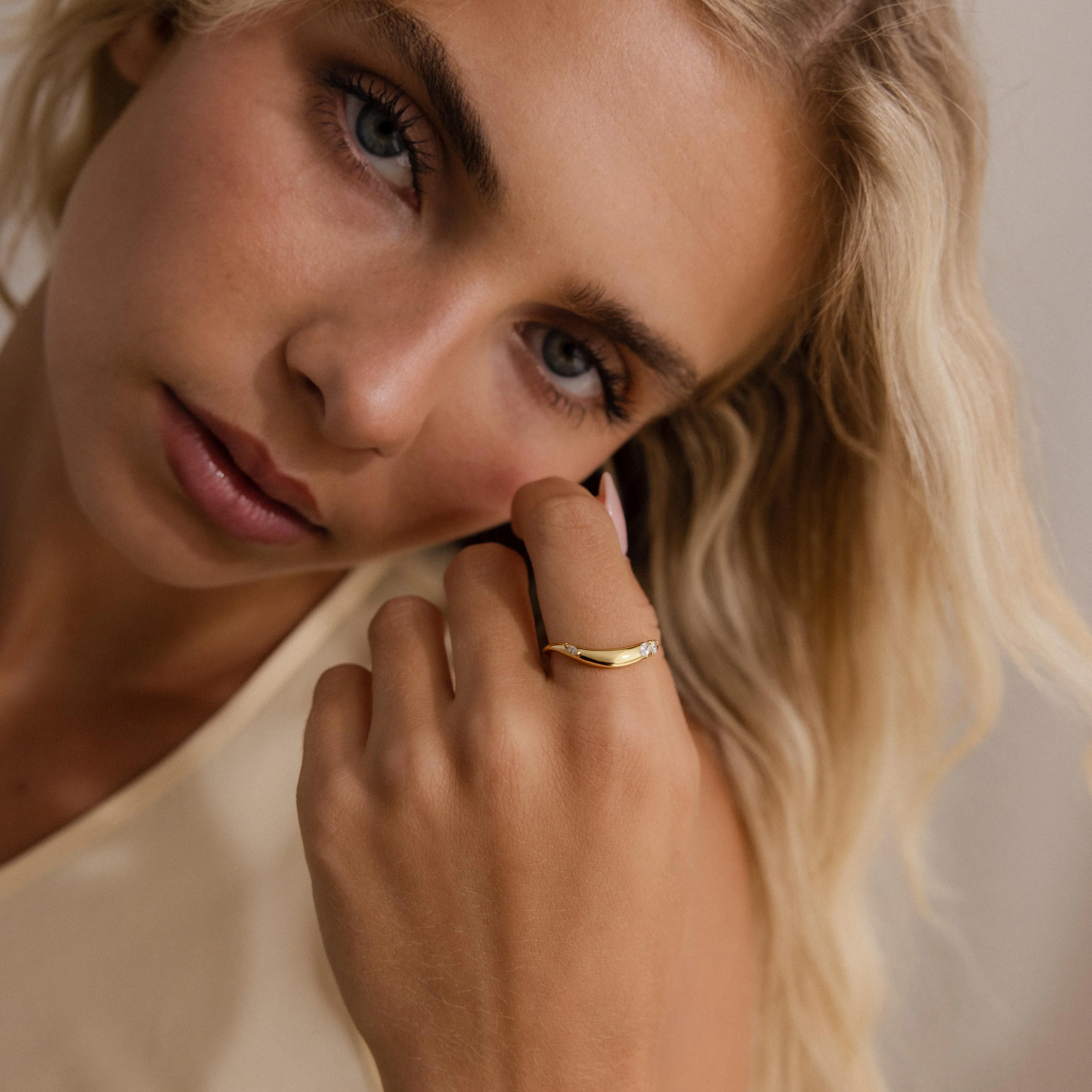 Organic Diamond Curve Ring - Image 6