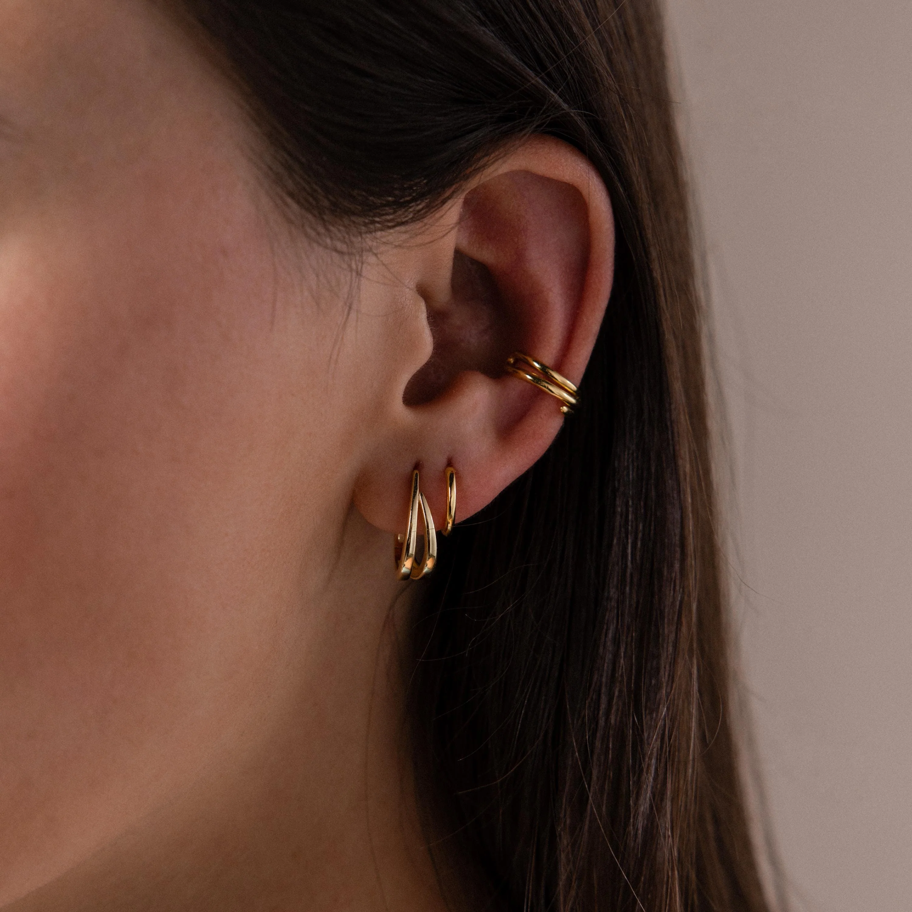 Oval Duo Hoops in 18K Gold - Image 7