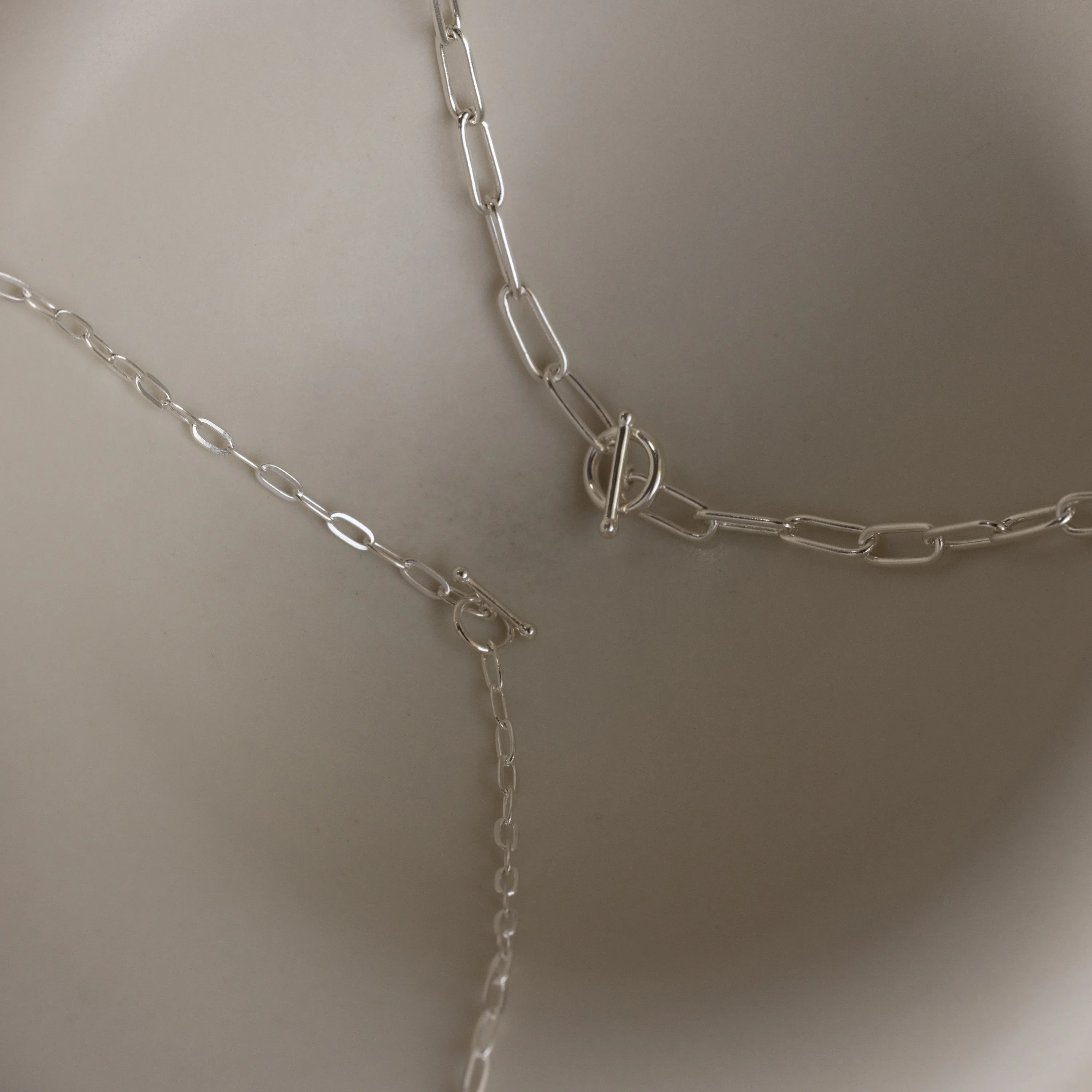 Paperclip Toggle Necklace in Silver - Image 3