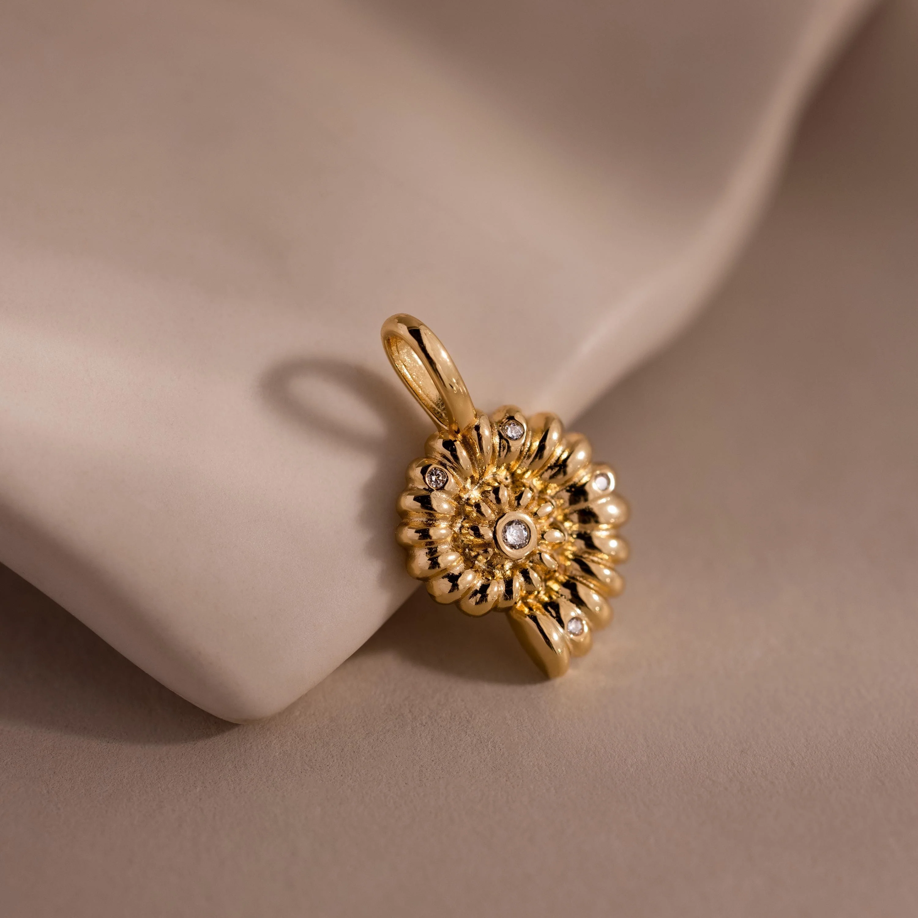 Pave Seashell Charm in 18K Gold