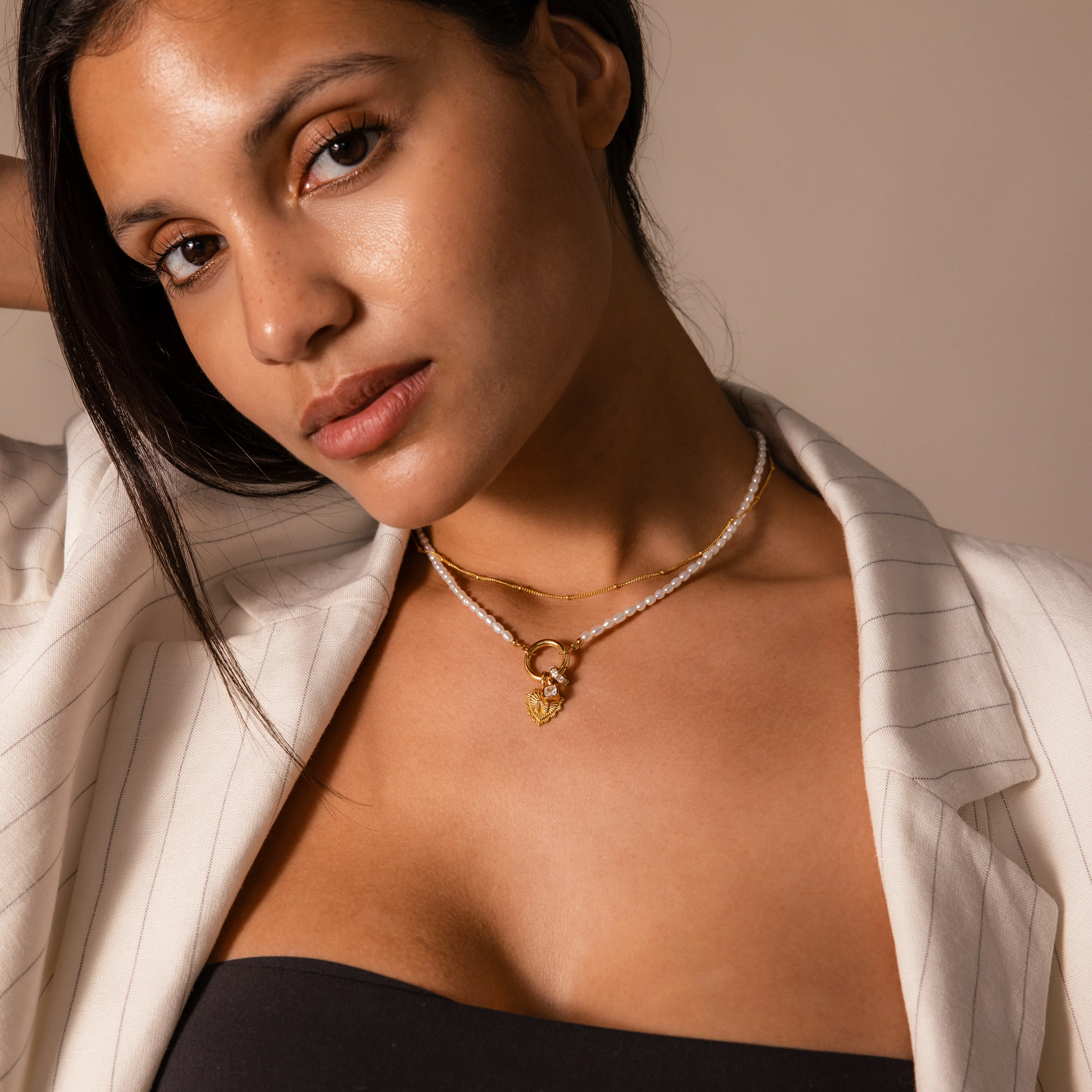 Pearl Chain Clasp Necklace - Image 9