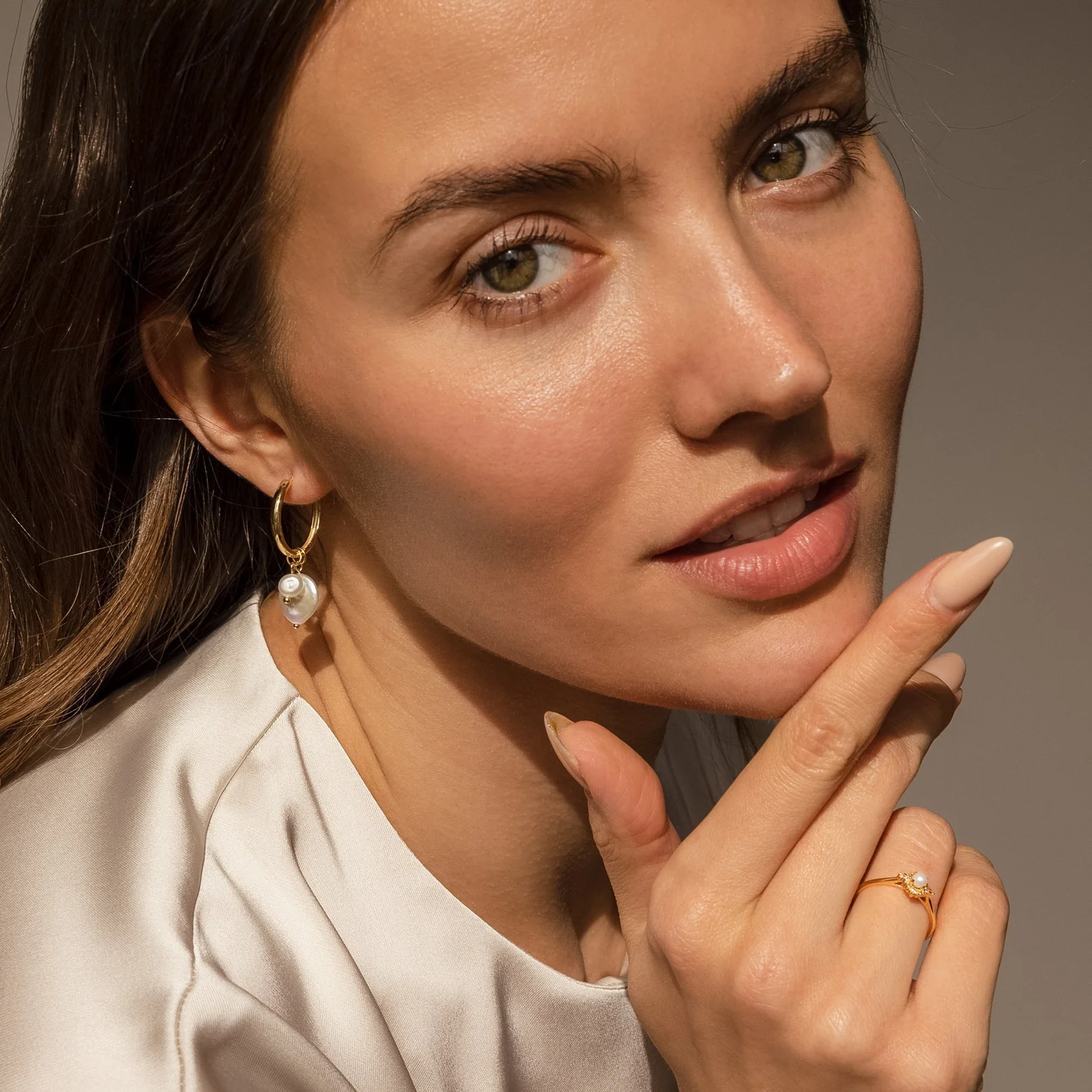 Pearl Drop Earrings Set - Image 7