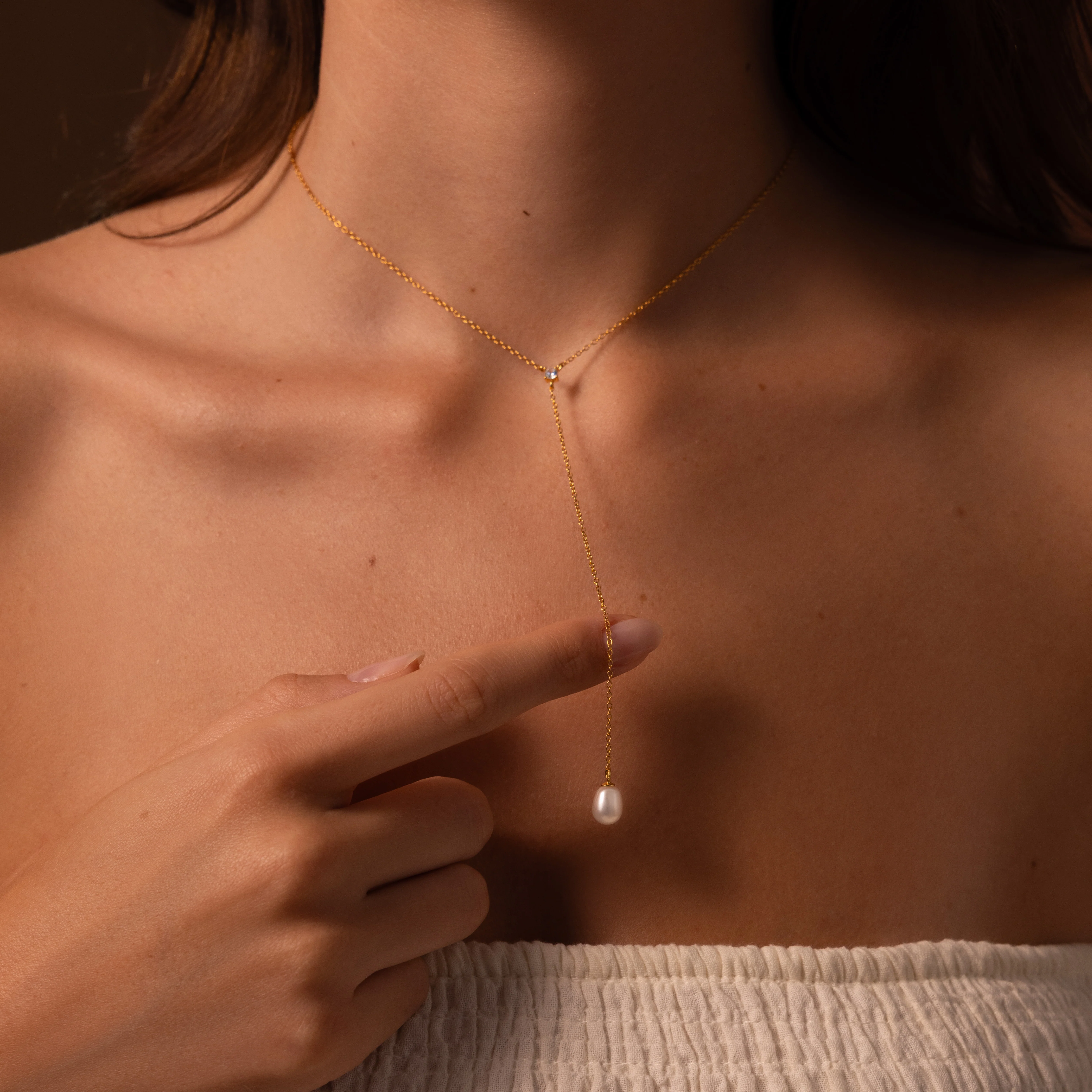 Pearl Drop Lariat Necklace in 18K Gold - Image 8