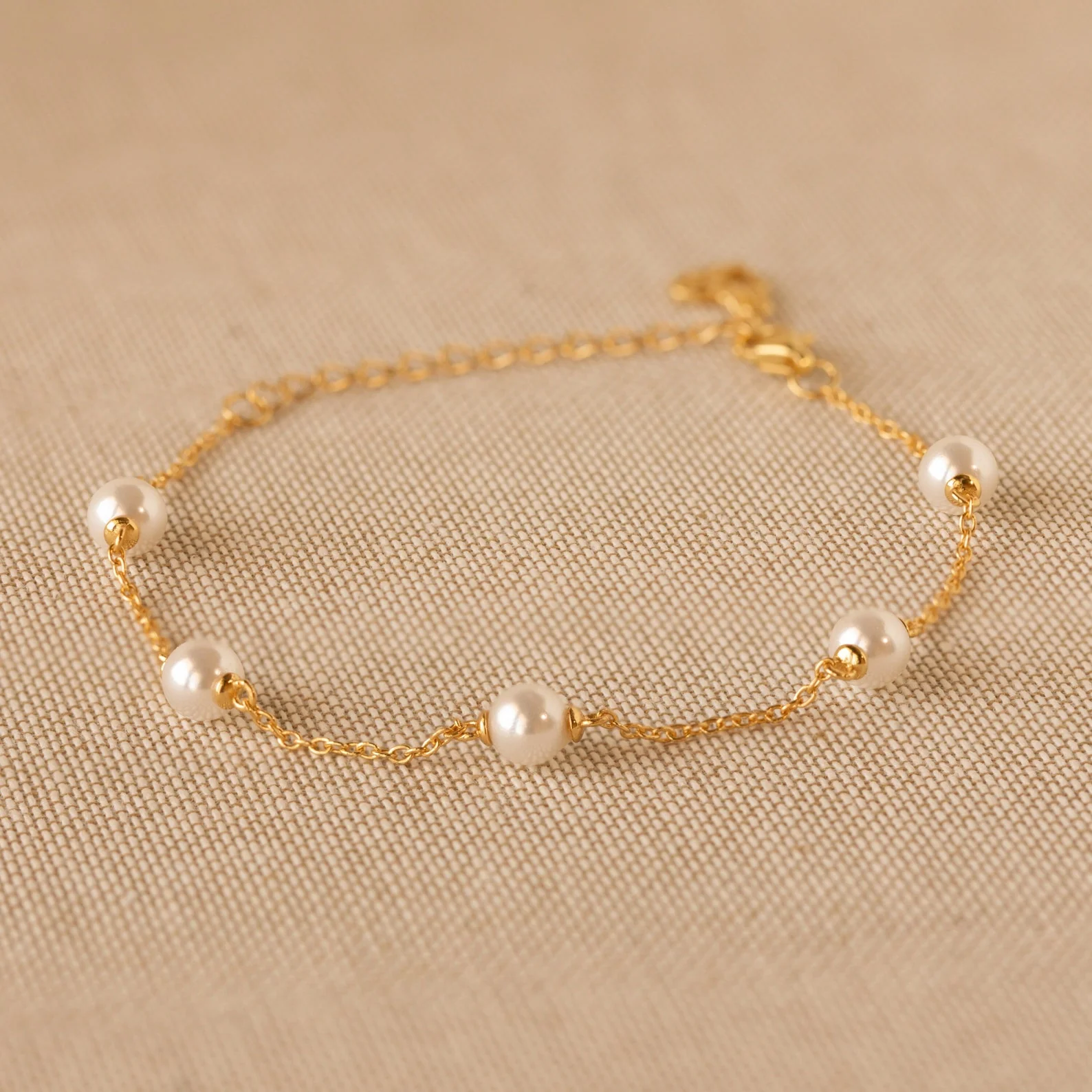 Pearl Station Bracelet in 18K Gold - Image 2