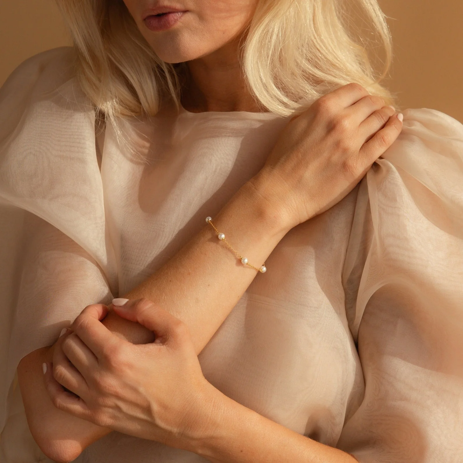 Pearl Station Bracelet in 18K Gold - Image 6