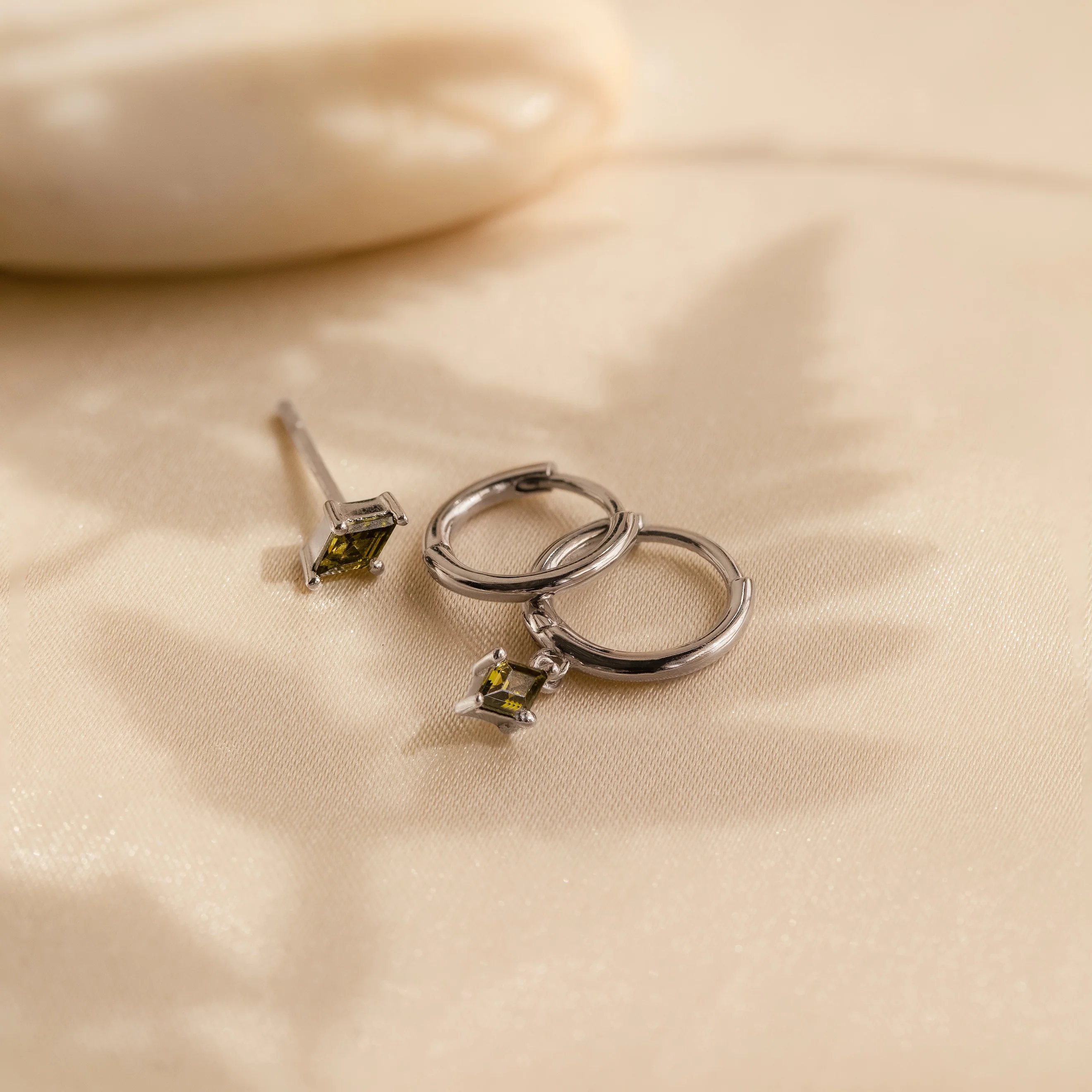 Peridot Earrings Set in Silver - Image 4