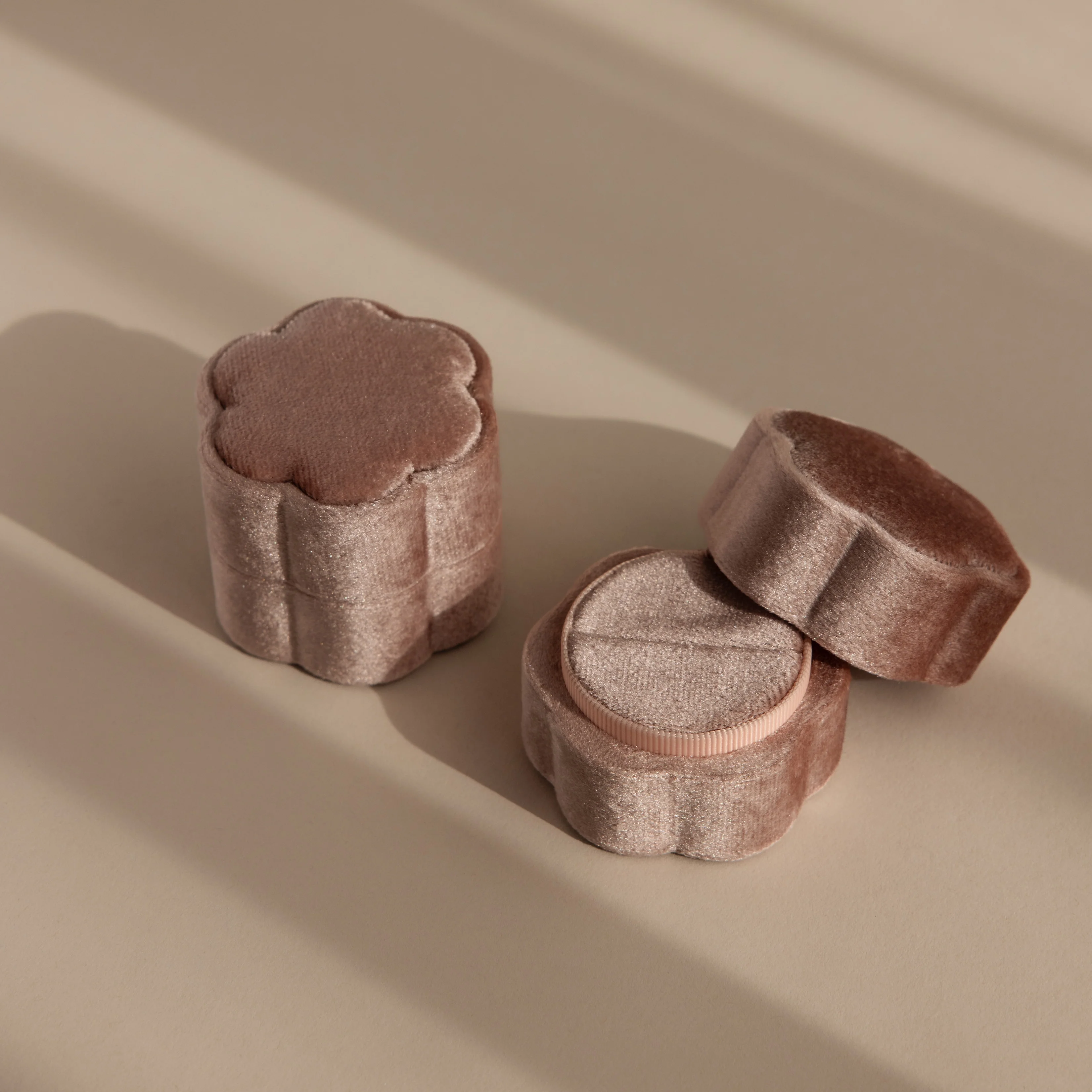 Pink Flower Velvet Ring Box - Image 2