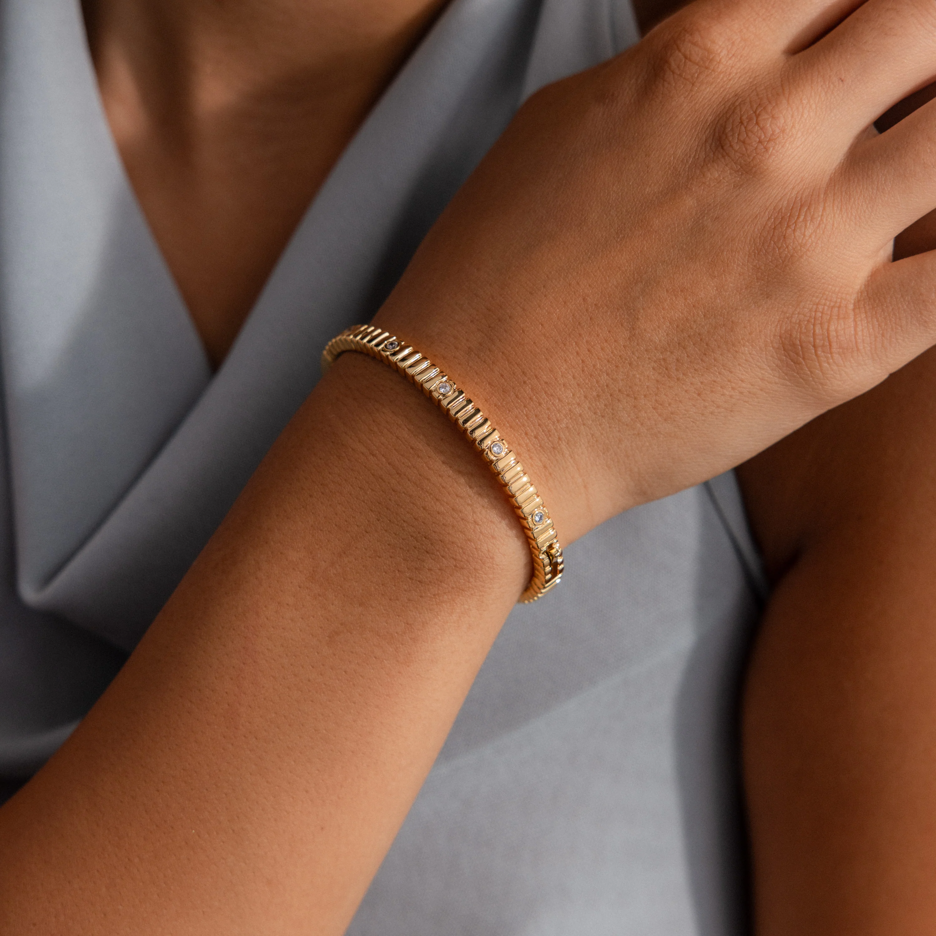 Ribbed Diamond Bangle - Image 3