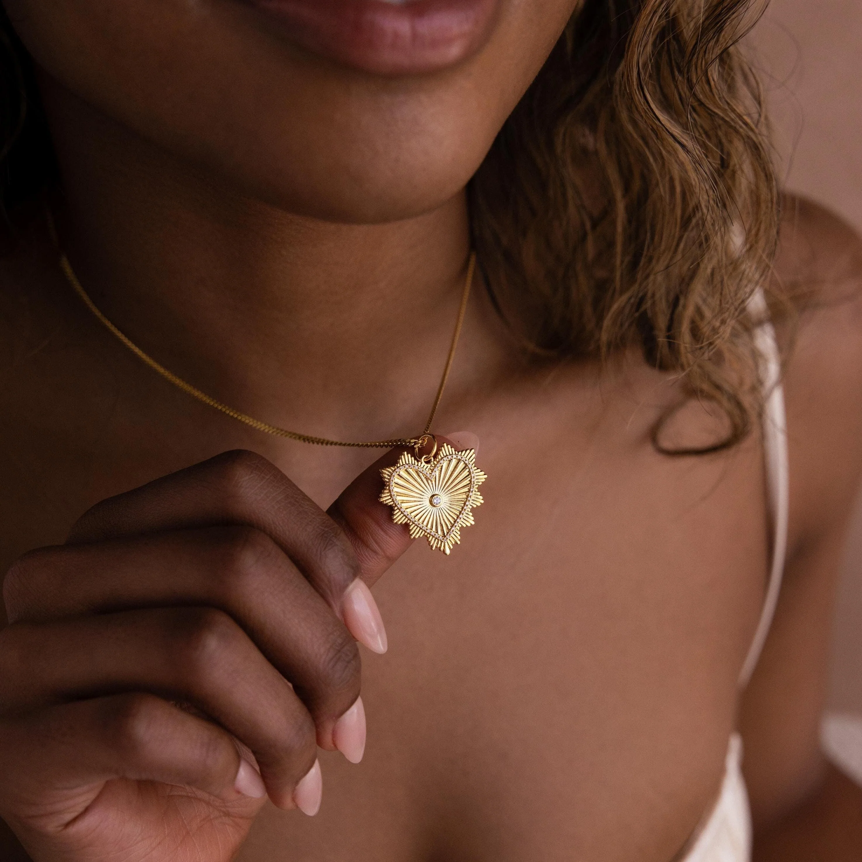 Ribbed Diamond Heart Charm - Image 2