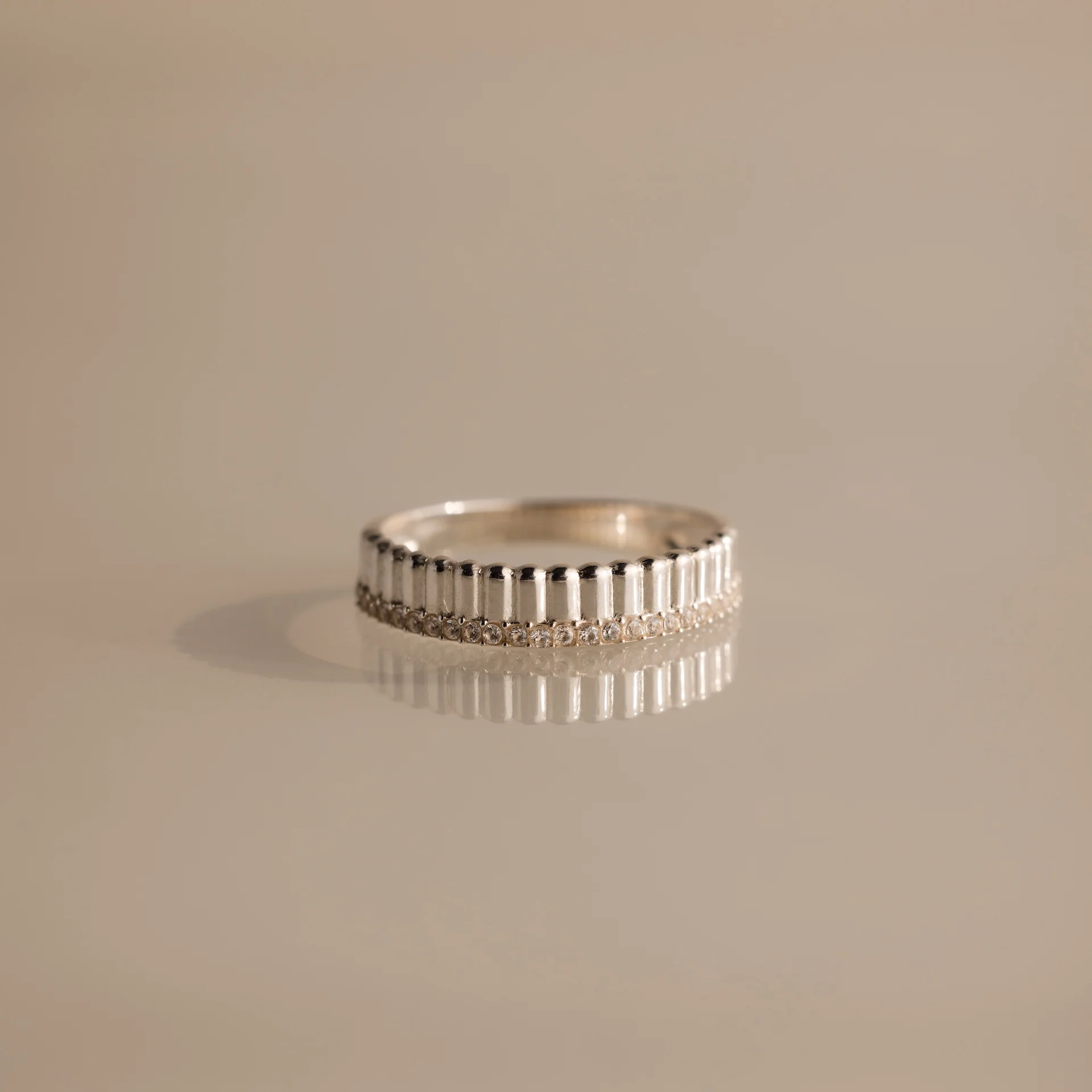Ribbed Diamond Stack Ring - Image 3