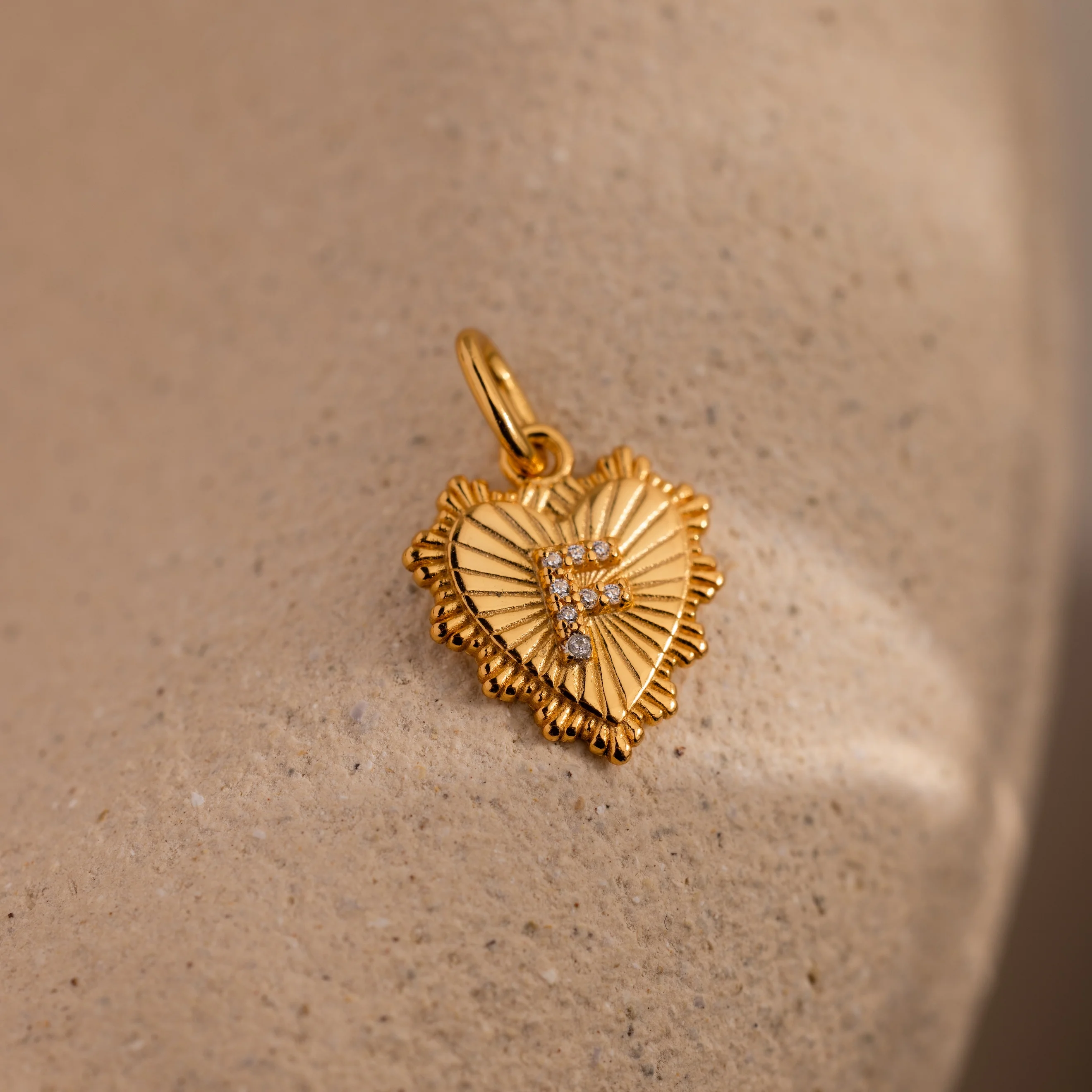 Ribbed Heart Pave Initial Charm - Image 13