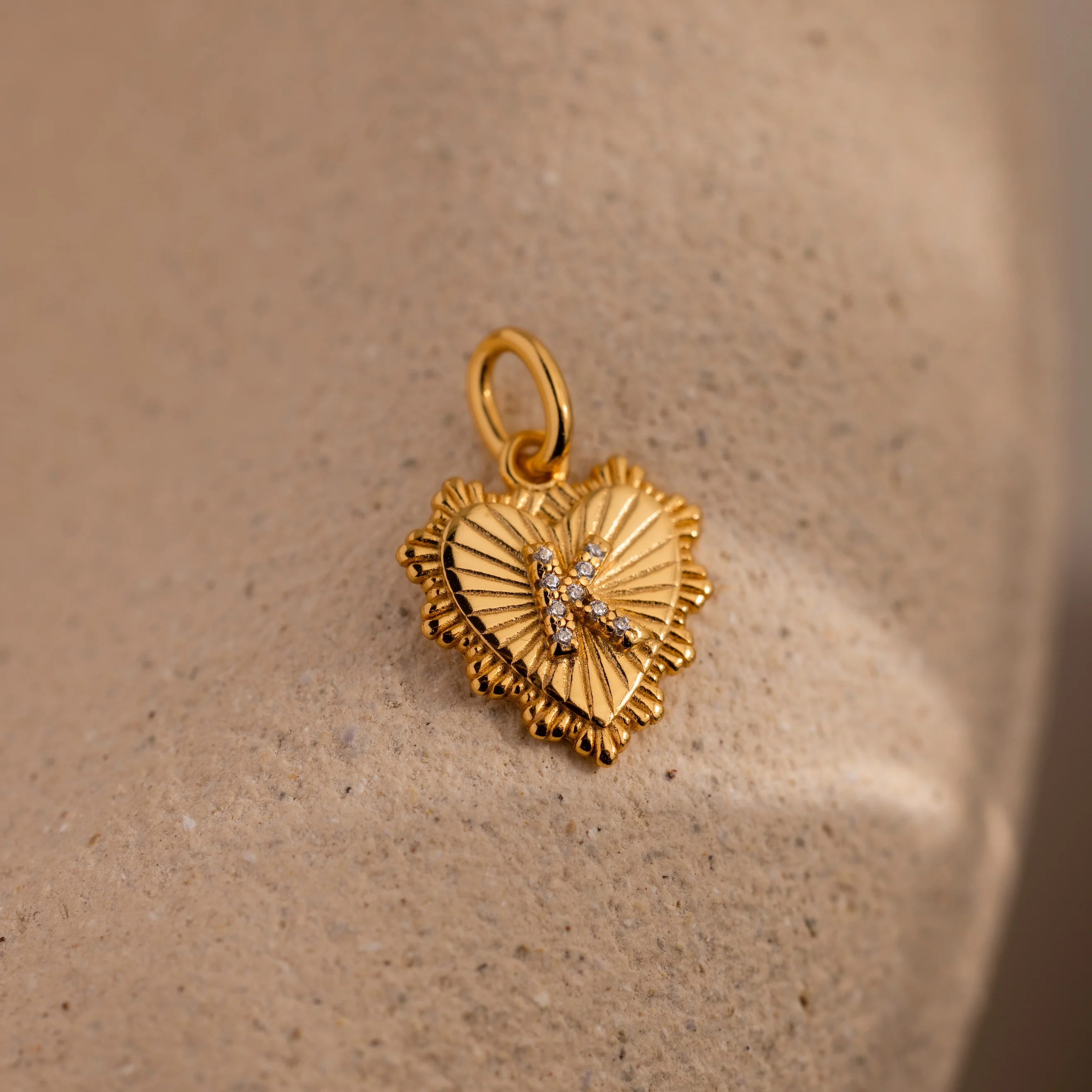 Ribbed Heart Pave Initial Charm - Image 18
