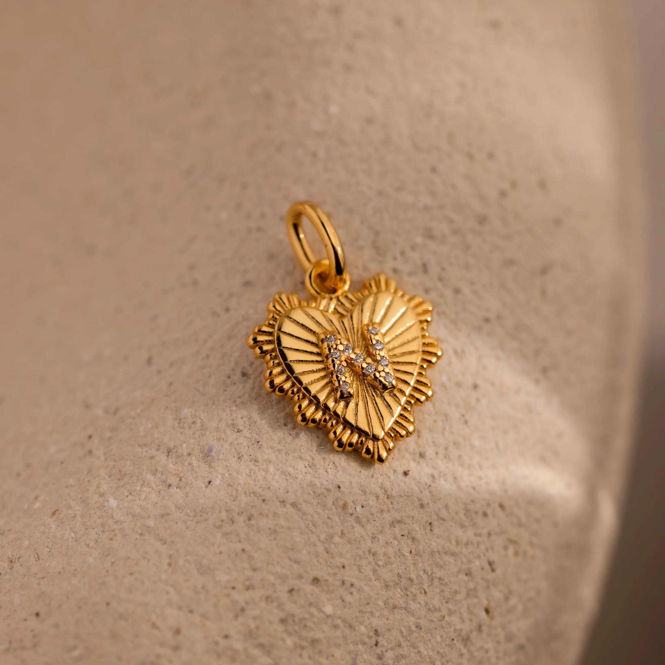 Ribbed Heart Pave Initial Charm - Image 21