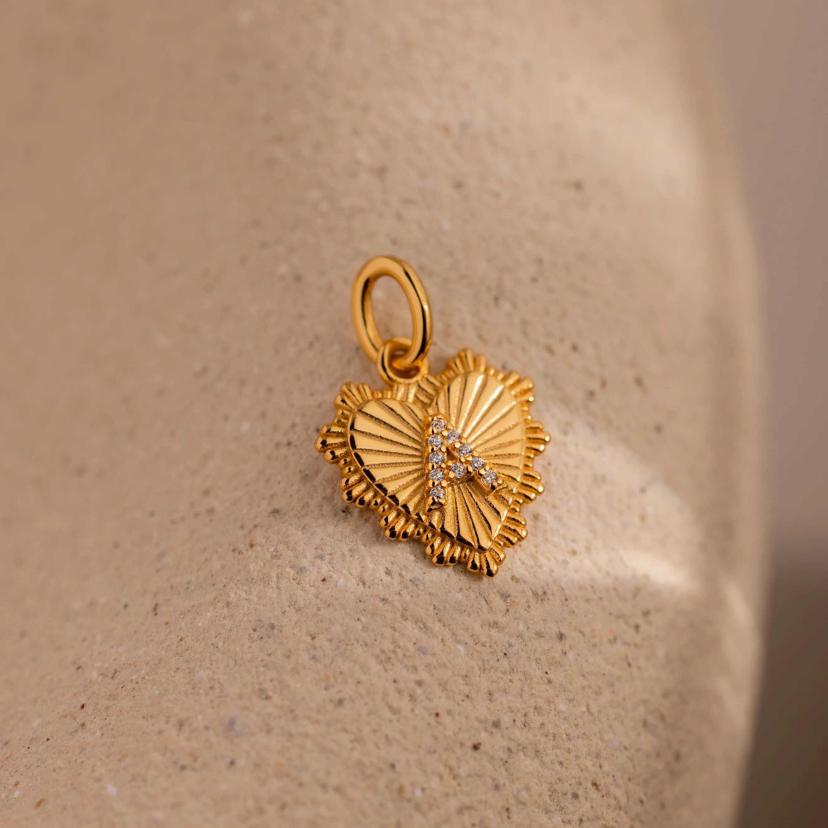 Ribbed Heart Pave Initial Charm - Image 8