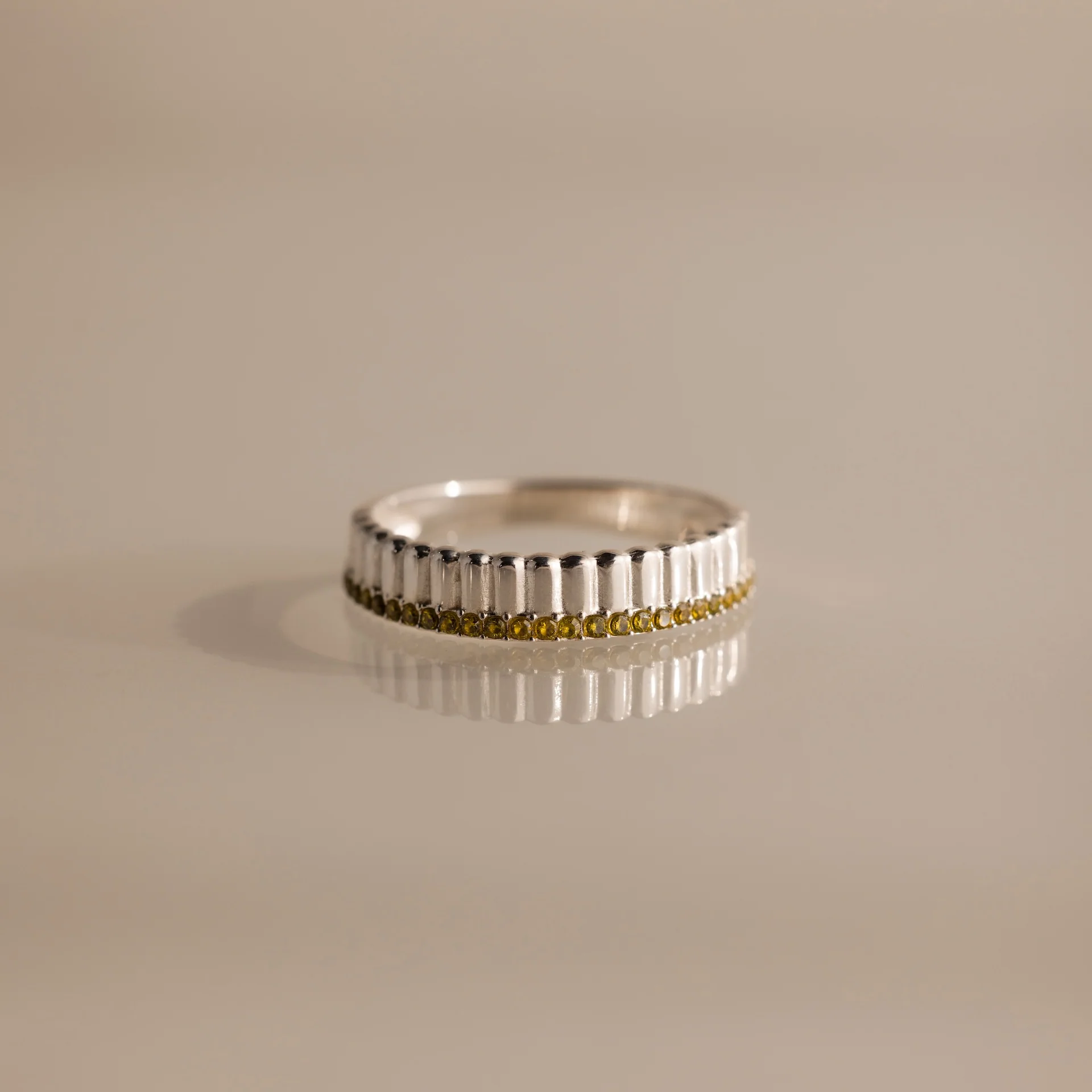 Ribbed Peridot Stack Ring - Image 3