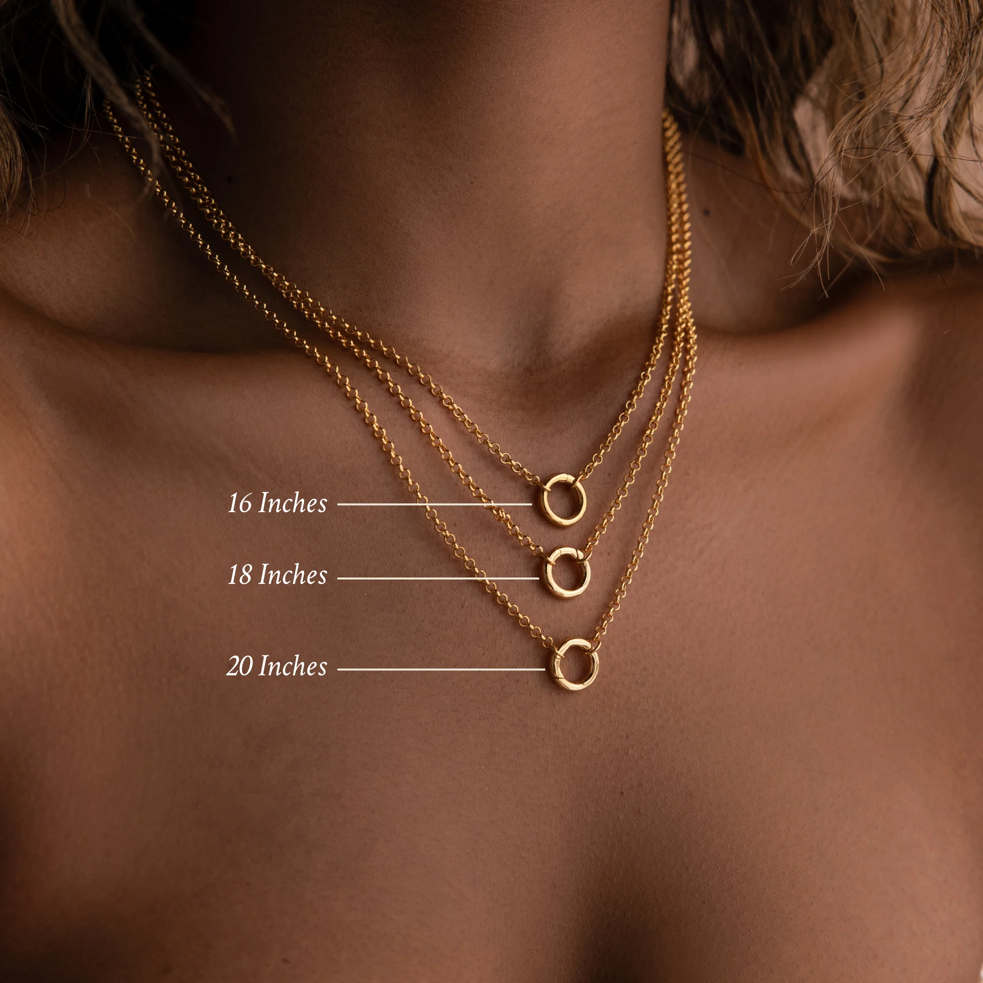 Rolo Circle Charm Necklace in 18K Gold - Image 4