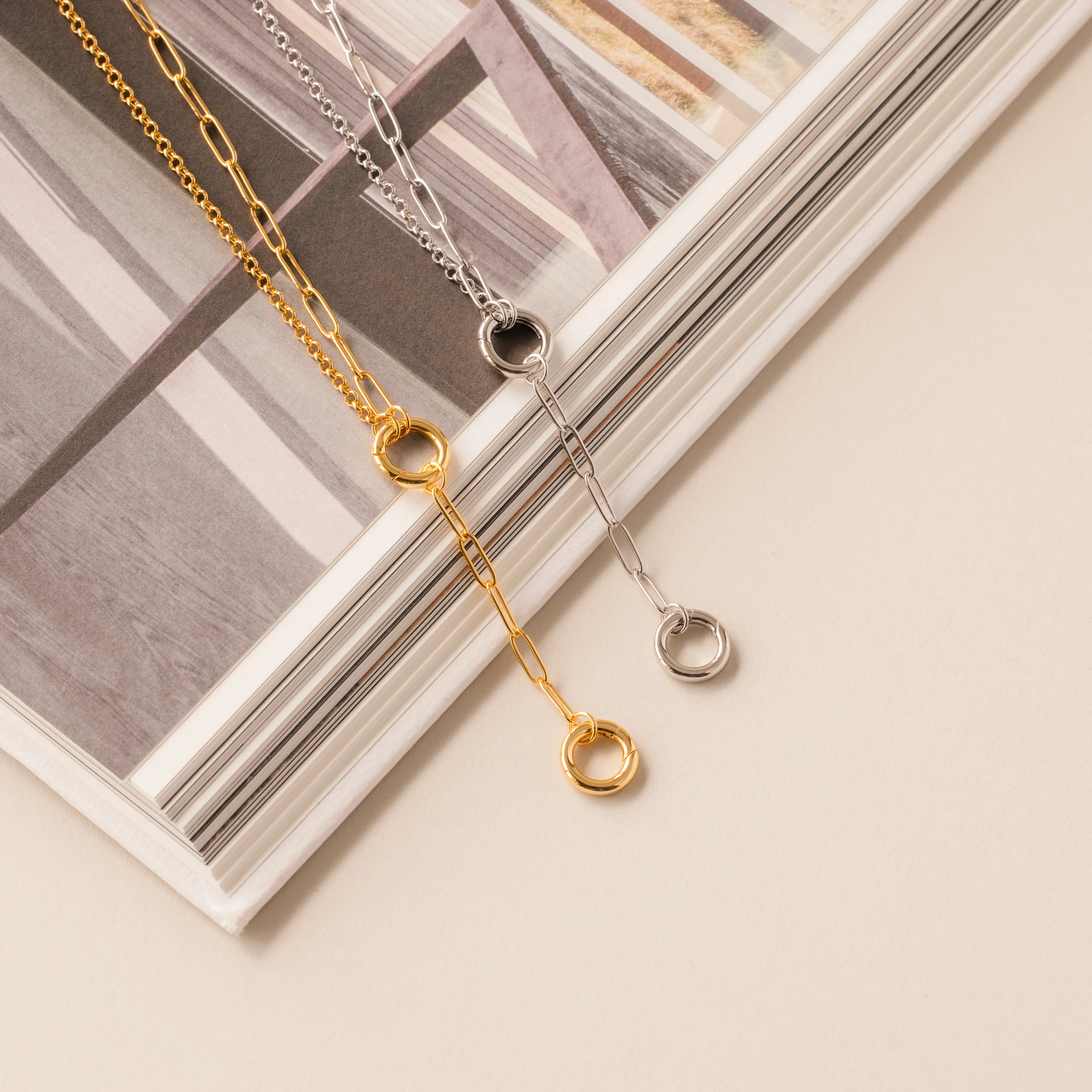 Rolo Lariat Paperclip Clasp Necklace in Silver - Image 5