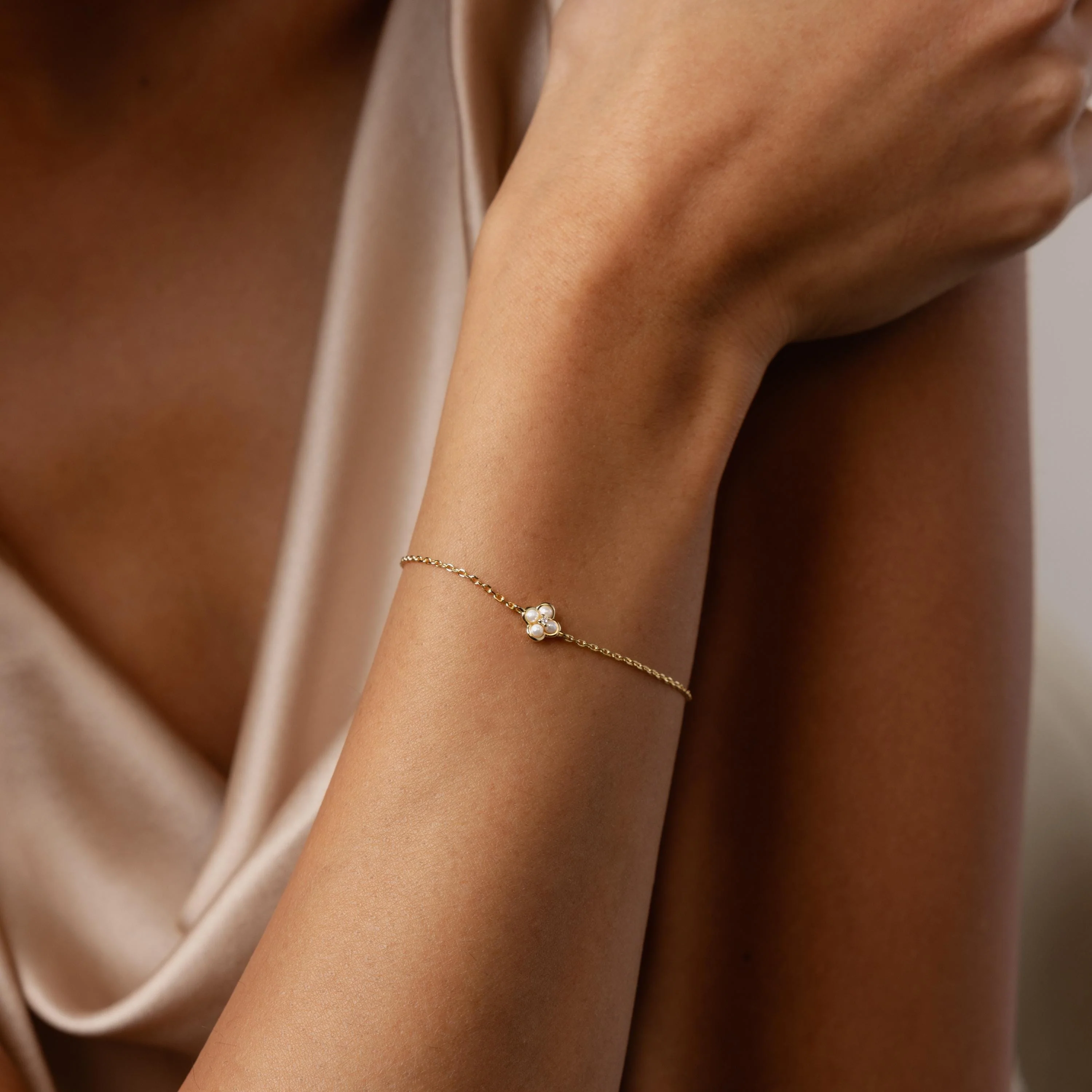 Rounded Pearl Flower Bracelet - Image 2