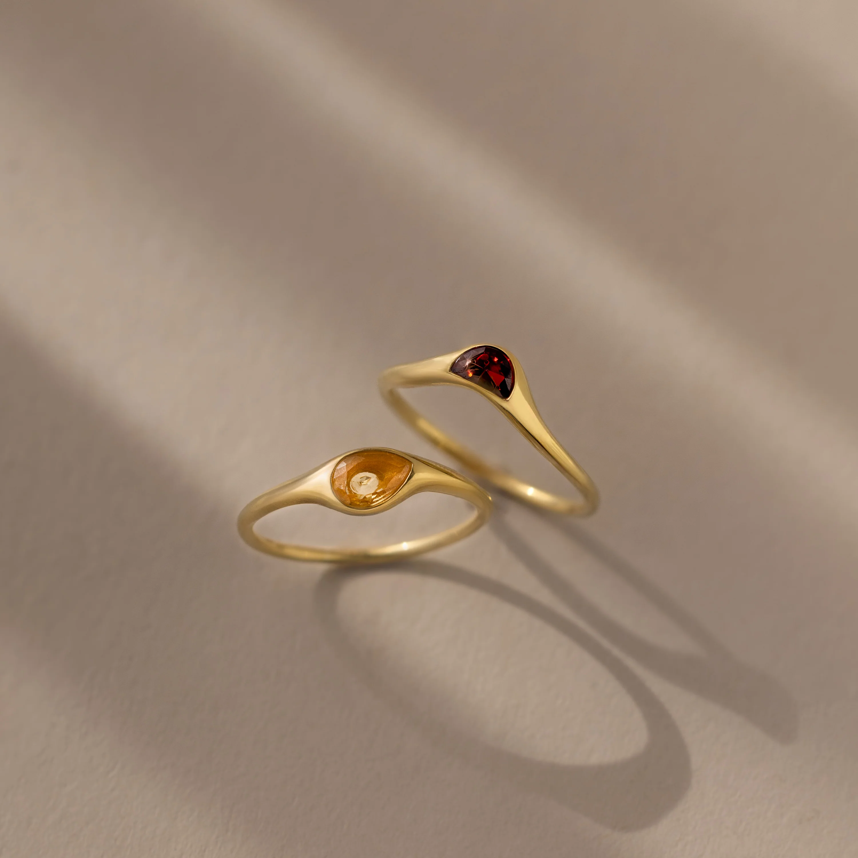 Sculpted Toi et Moi Ring Set in 18K Gold - Image 3