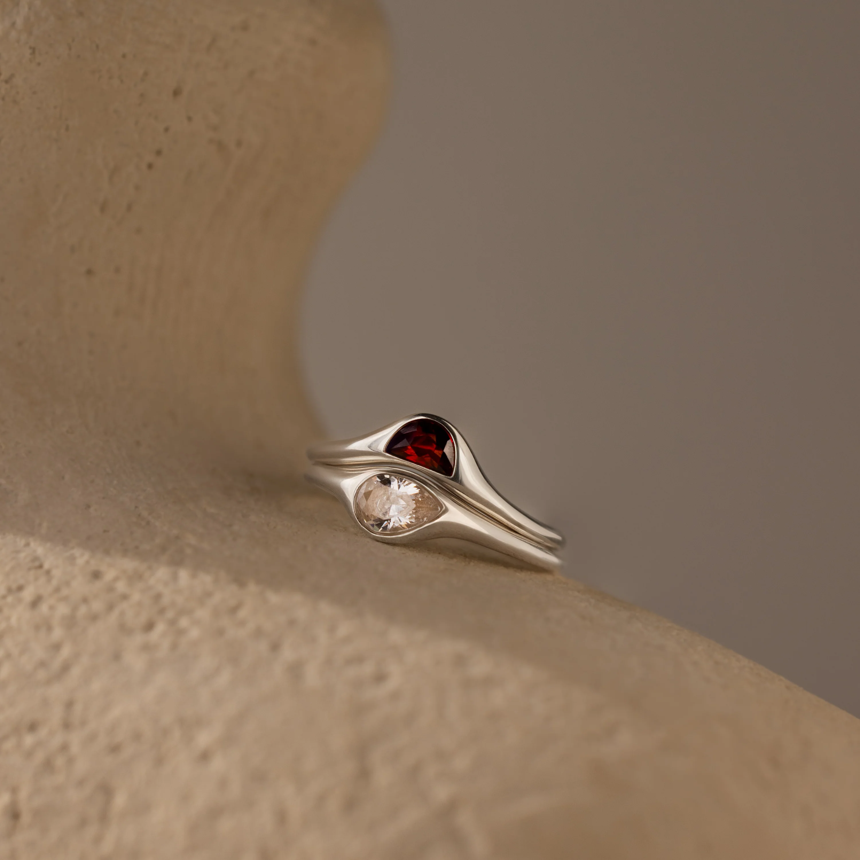 Sculpted Toi et Moi Ring Set - Image 4