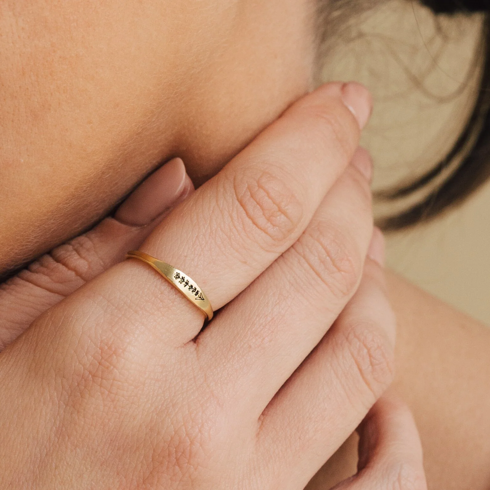 Skinny Birth Flower Ring in 18K Gold - Image 4