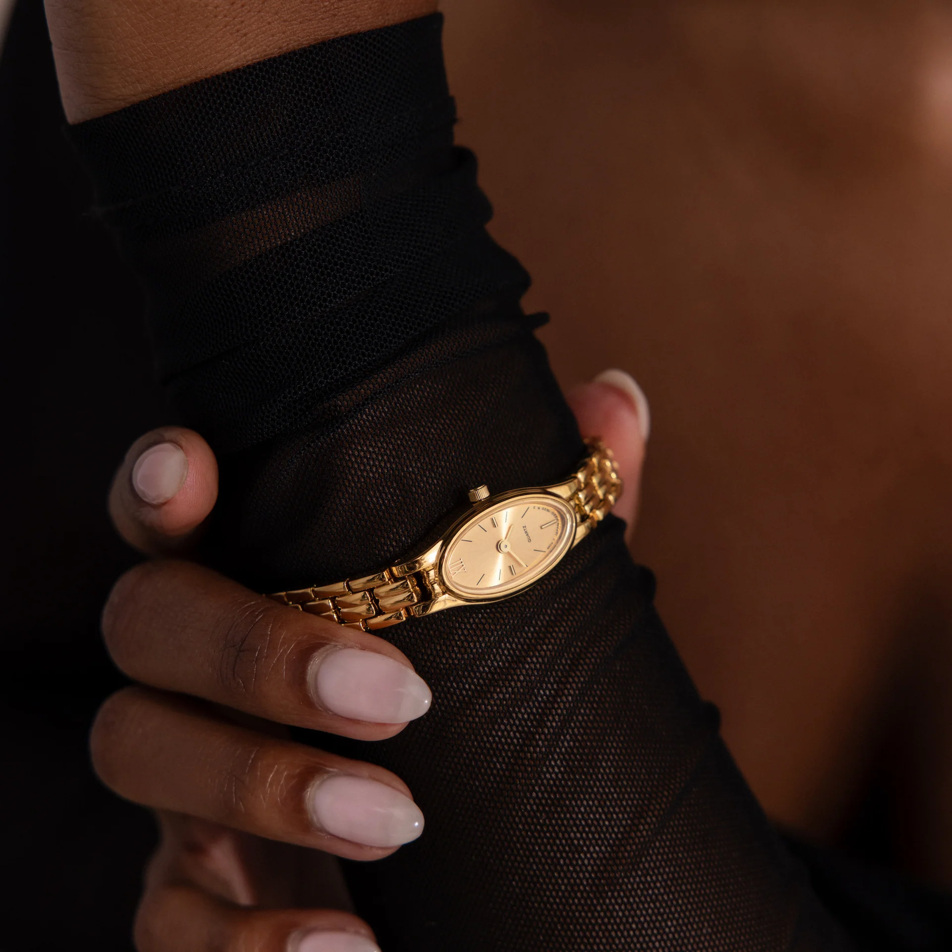 Slim Oval Timepiece - Image 3