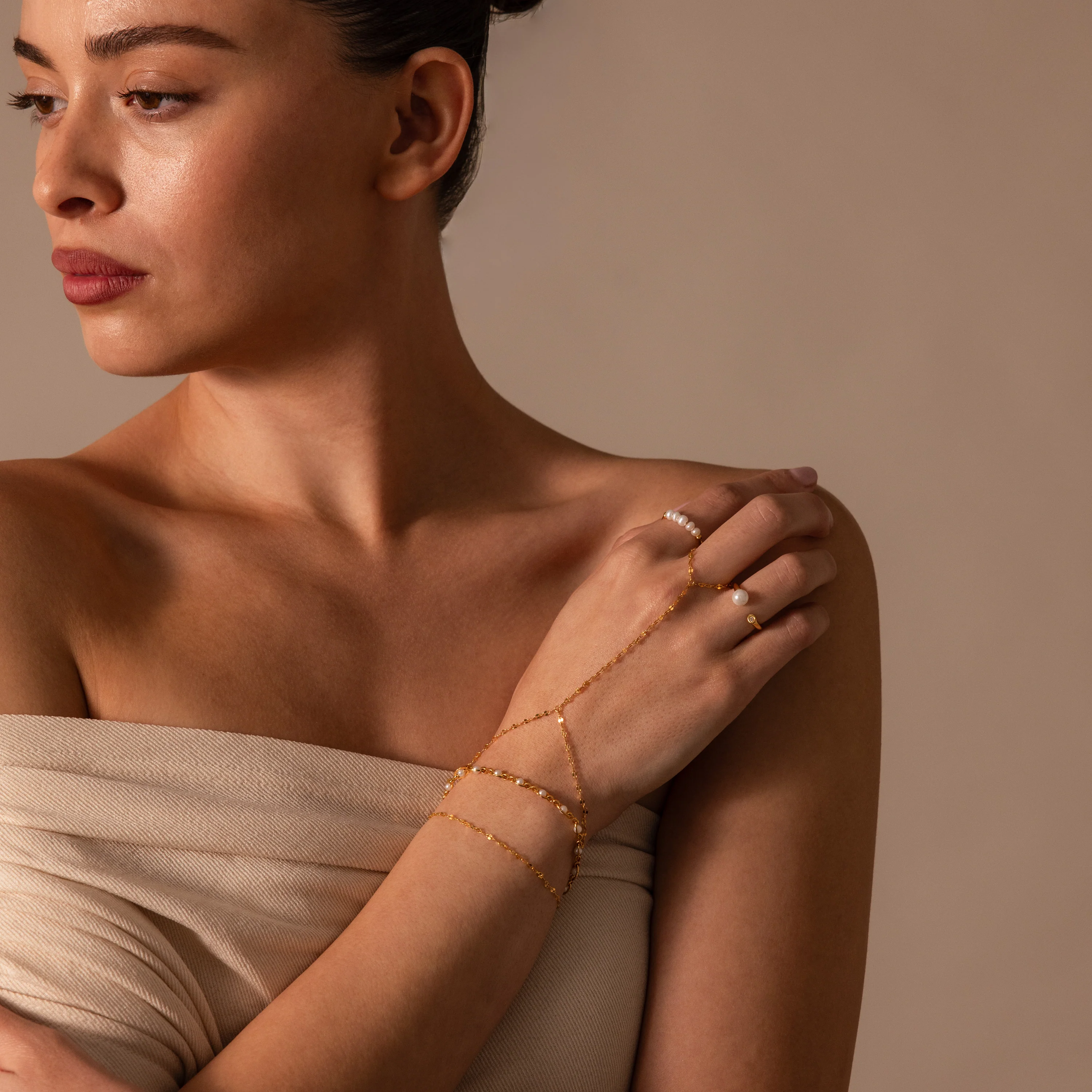 Sparkle Hand Chain Bracelet in 18K Gold - Image 3