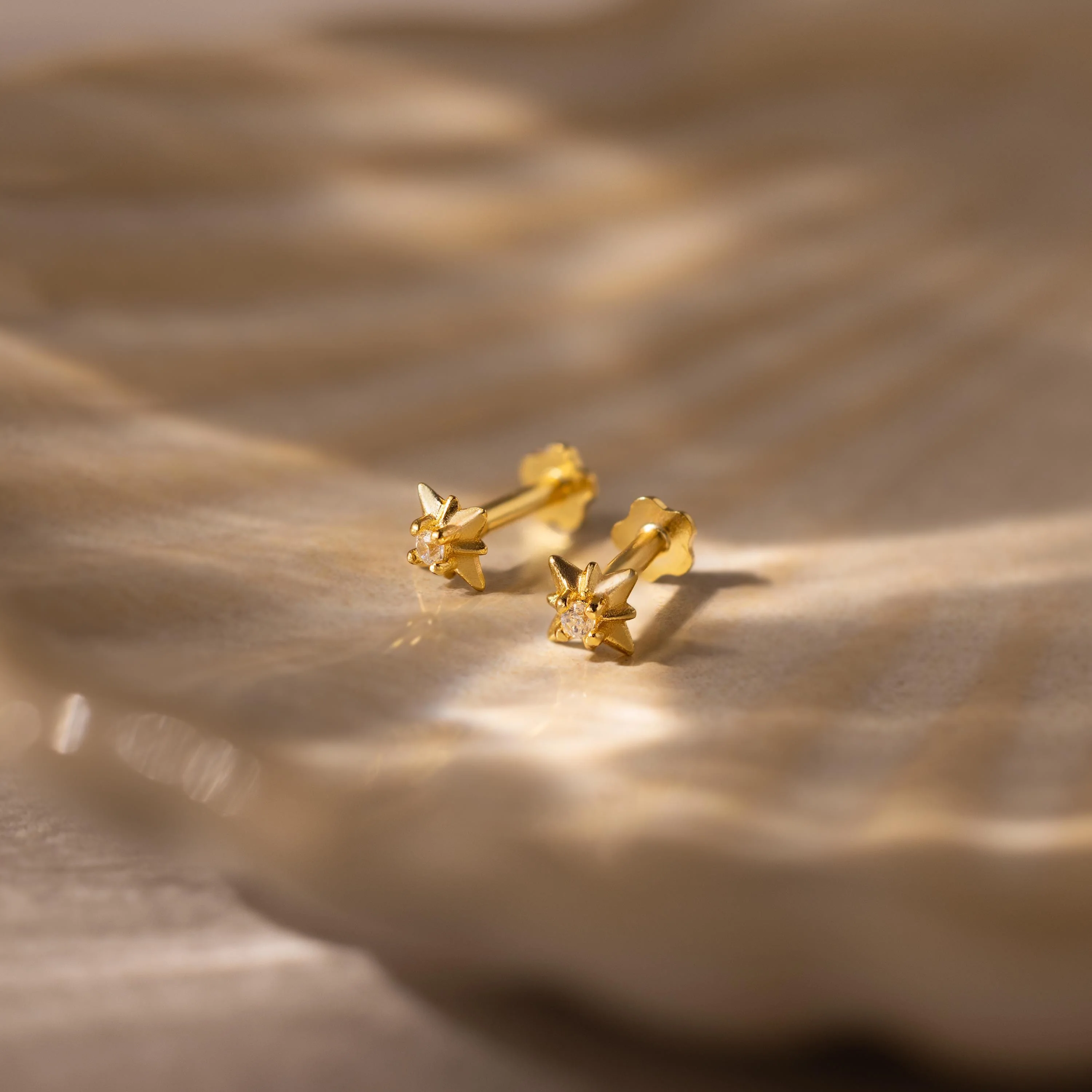 Starlight Flatback Studs in 18K Gold