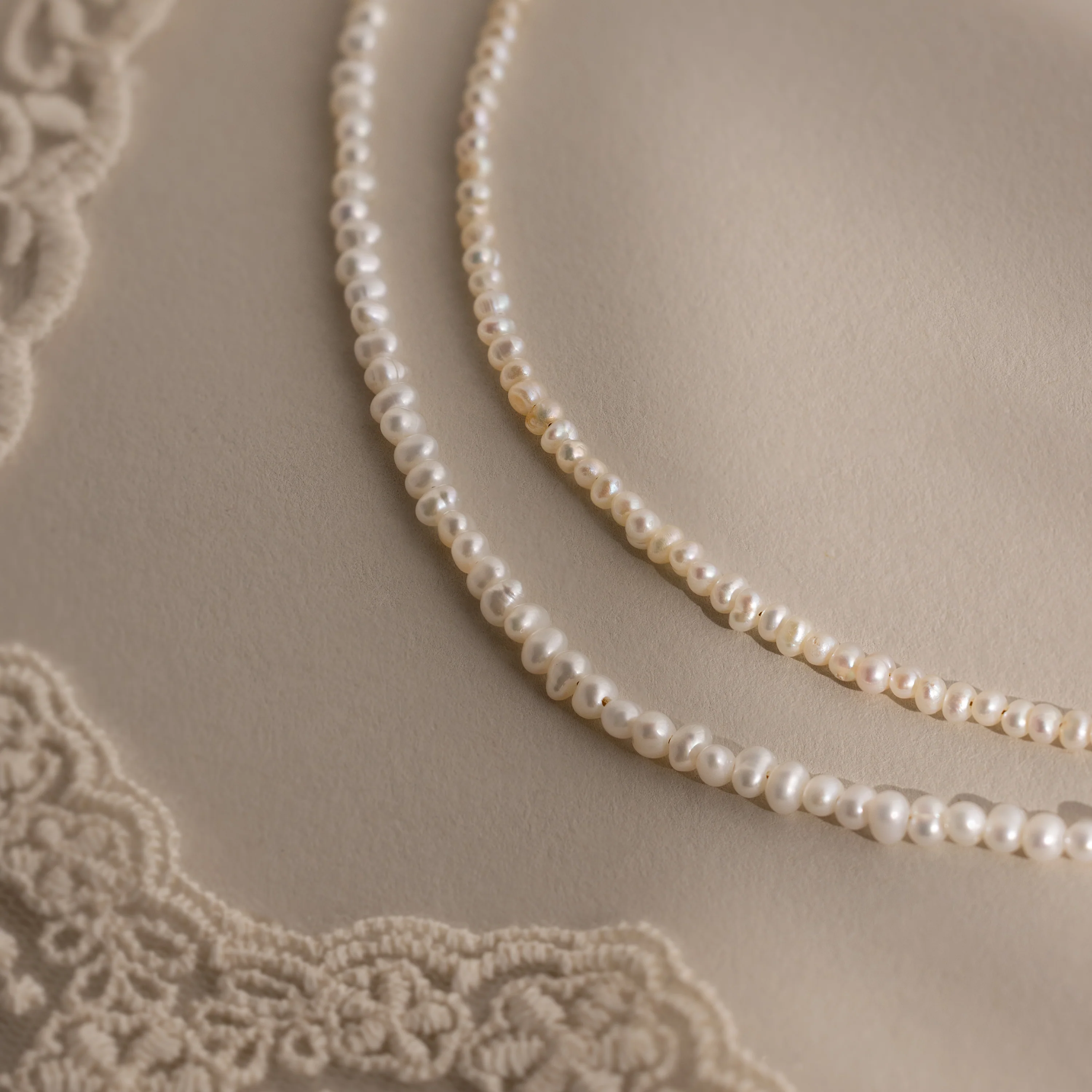 Summer Pearl Beaded Necklace in 18K Gold - Image 3