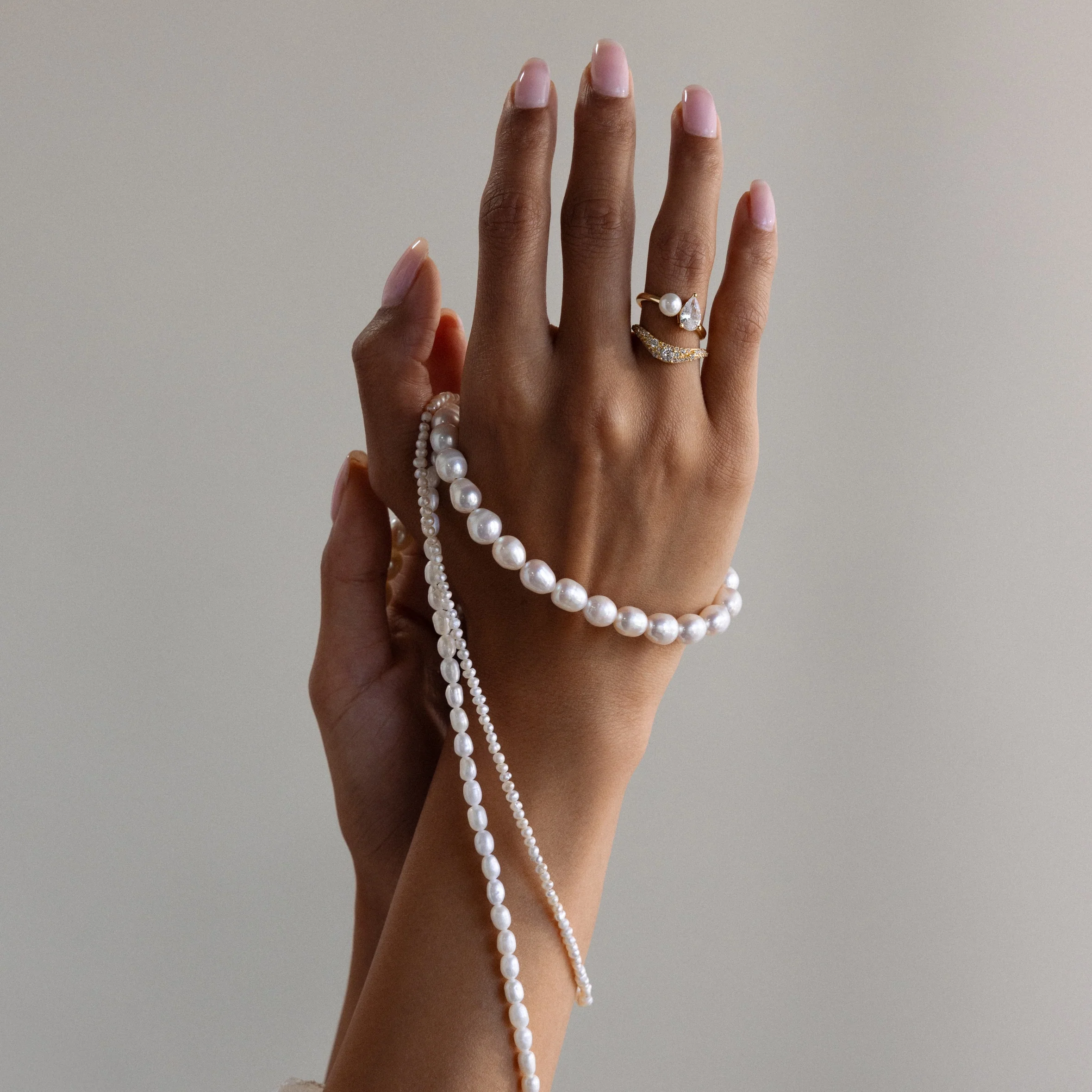 Summer Pearl Beaded Necklace in 18K Gold - Image 5