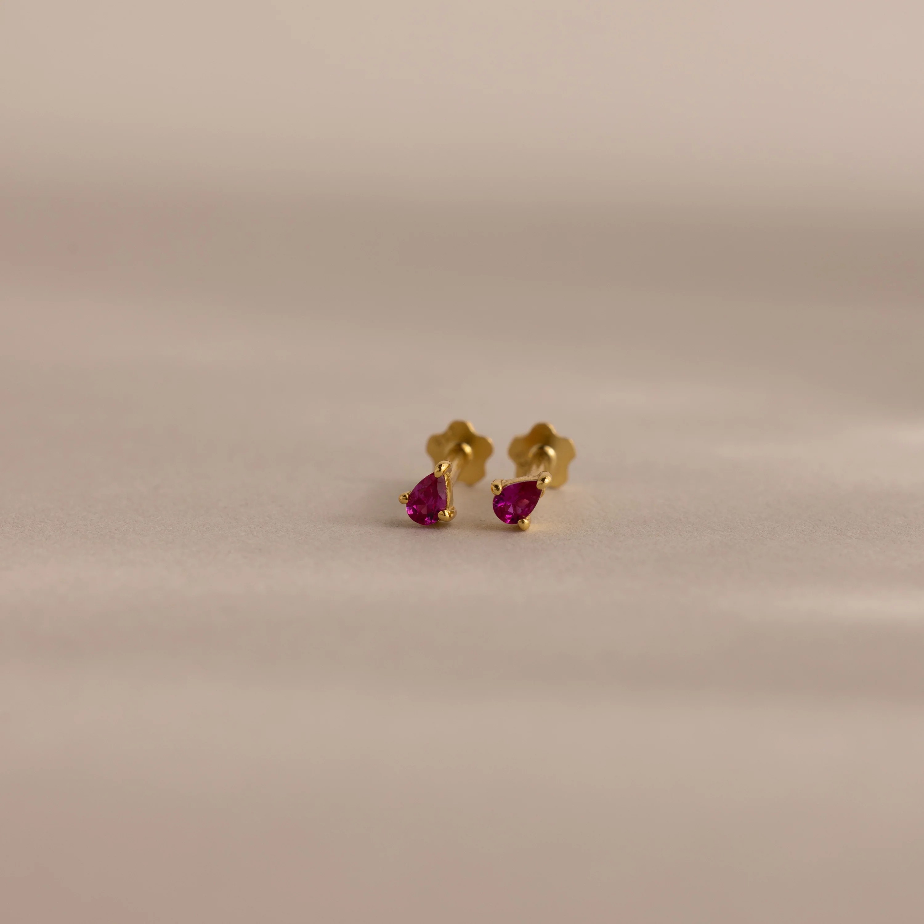 Teardrop Ruby Flatback Studs