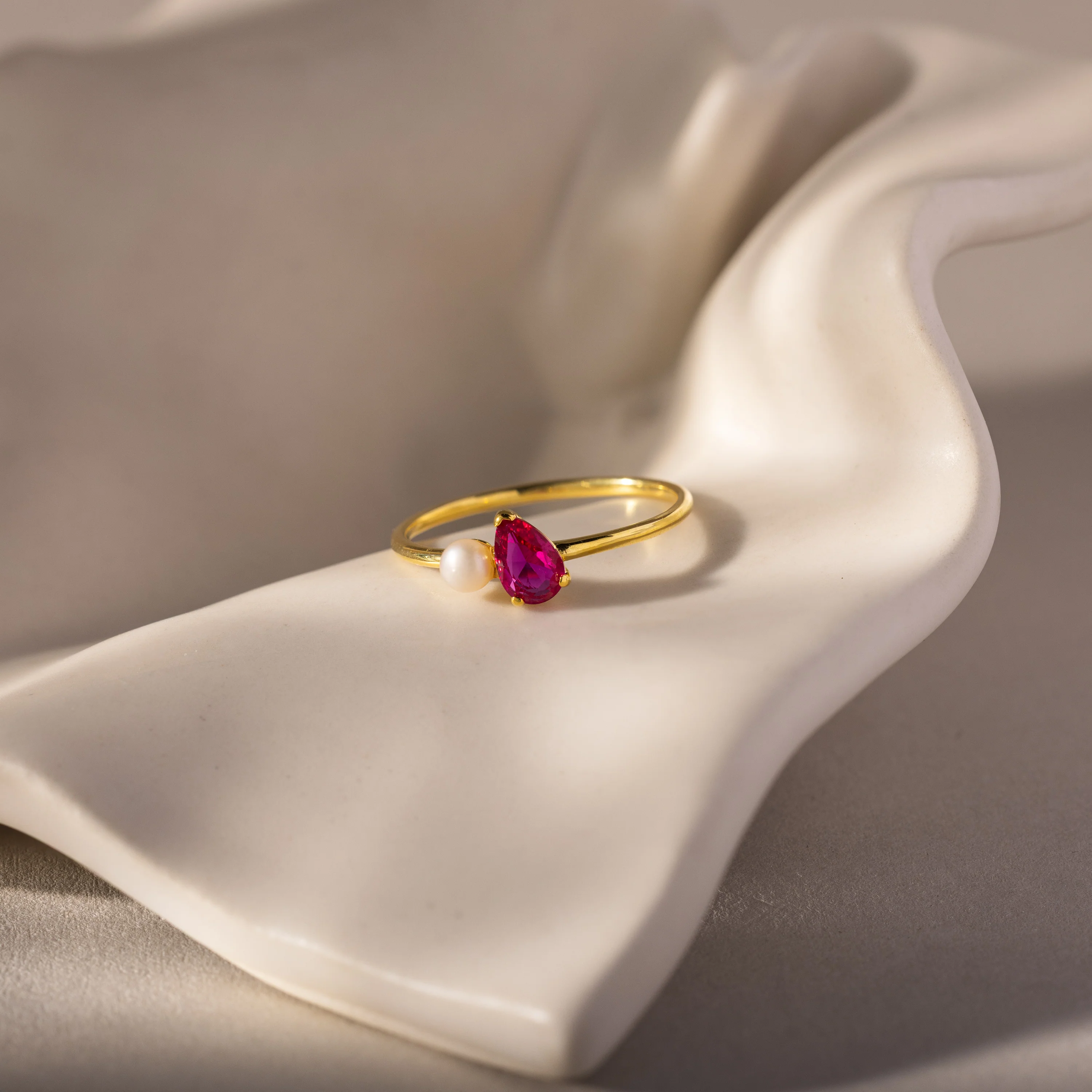 Teardrop Ruby & Pearl Ring - Image 3
