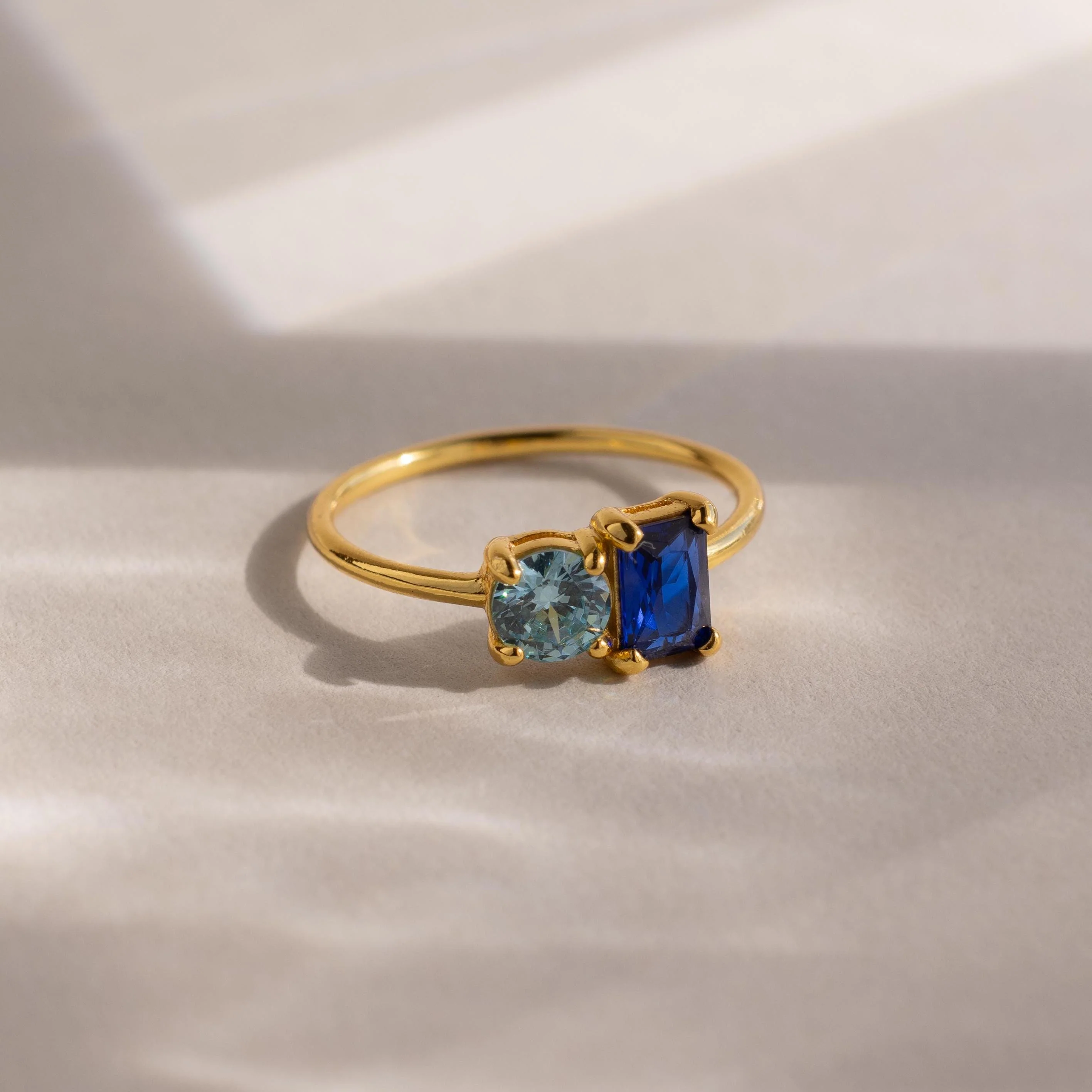 Toi et Moi Emerald Birthstone Ring - Image 3
