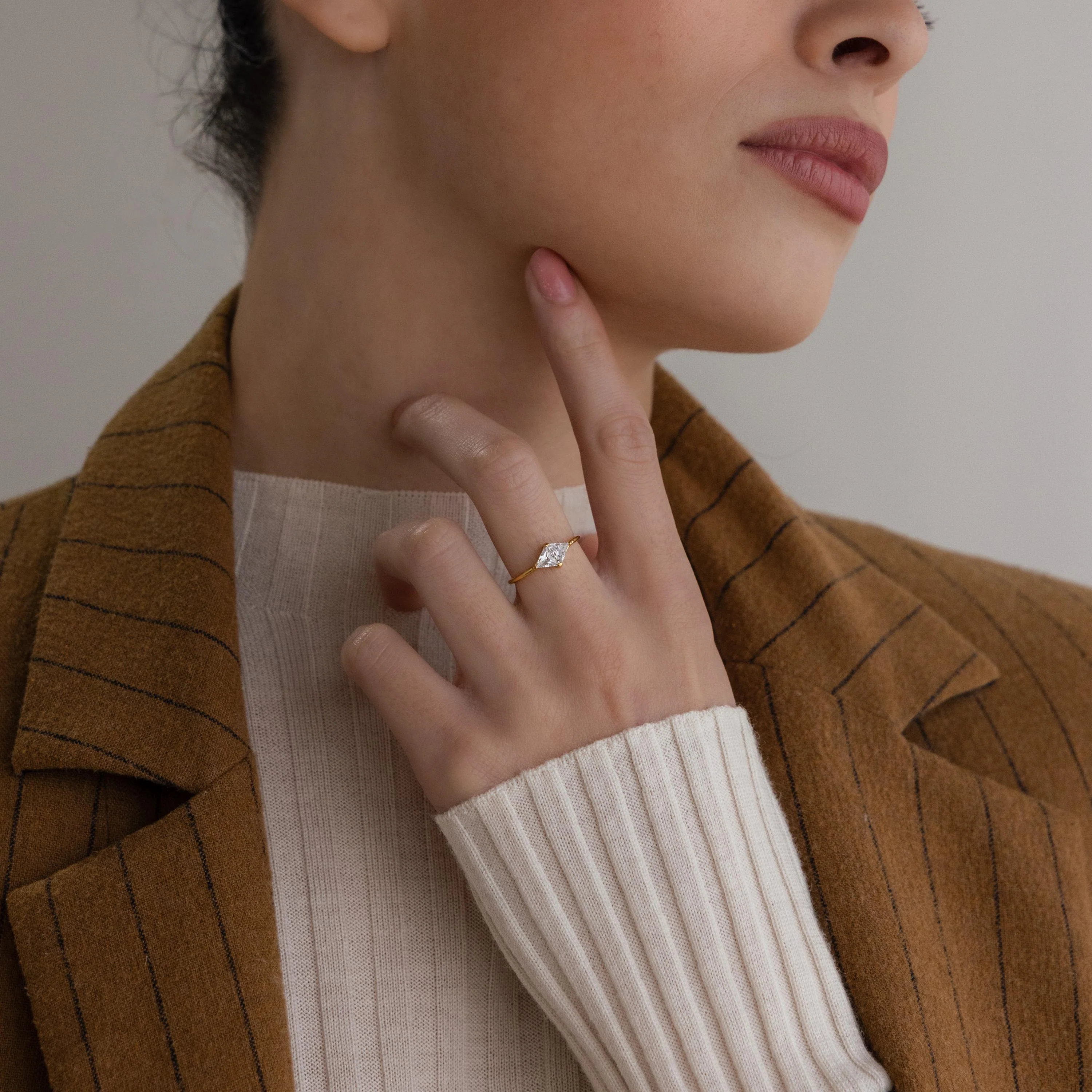 Toi et Moi Triangle Birthstone Ring - Image 3