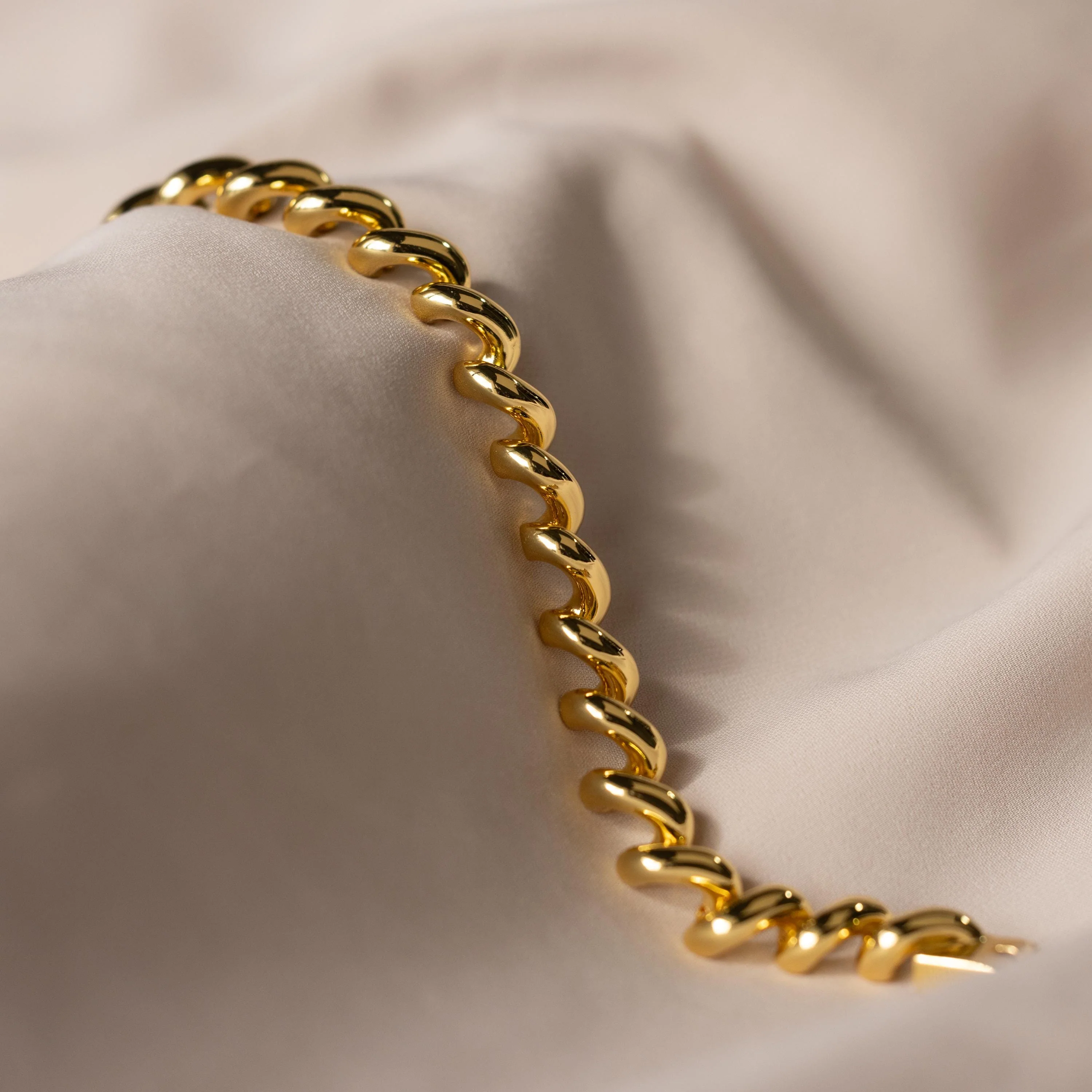 Twisted Chain Bracelet - Image 7