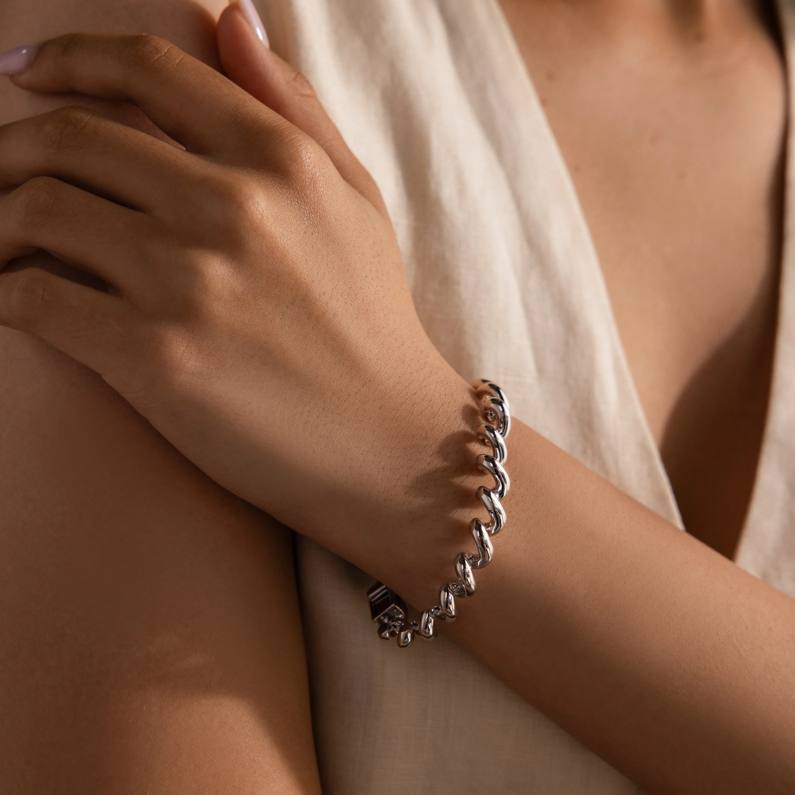 Twisted Chain Bracelet in Silver - Image 3
