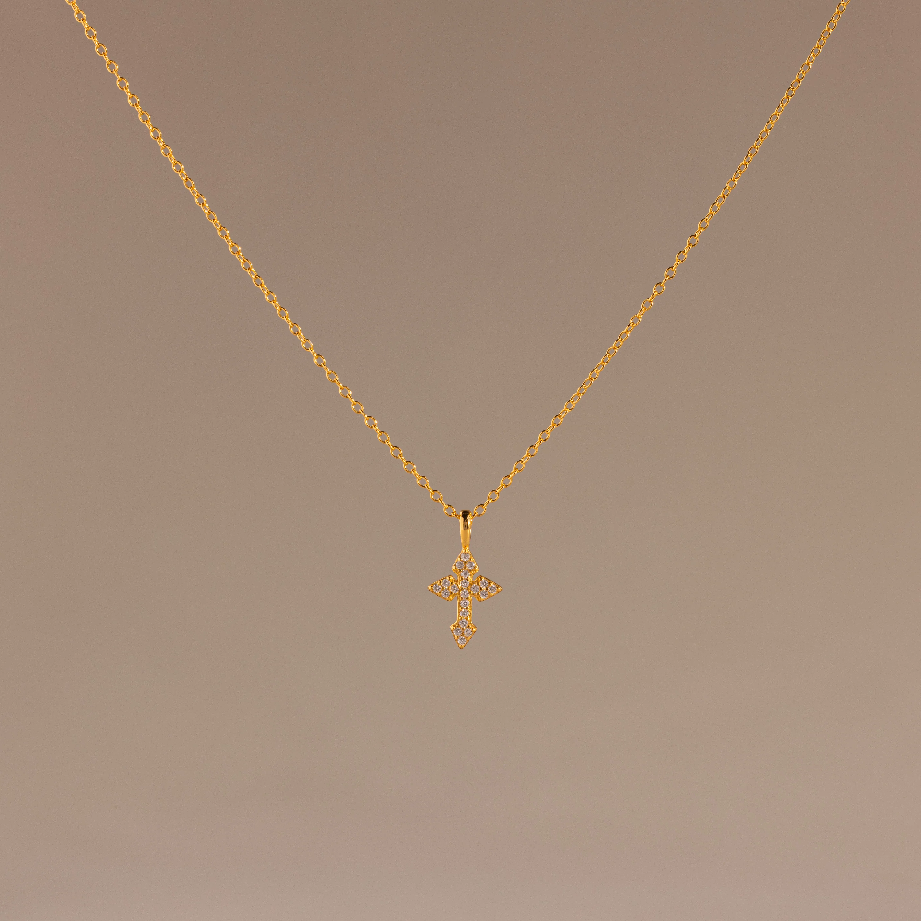 Vintage Cross Necklace in 18K Gold - Image 7